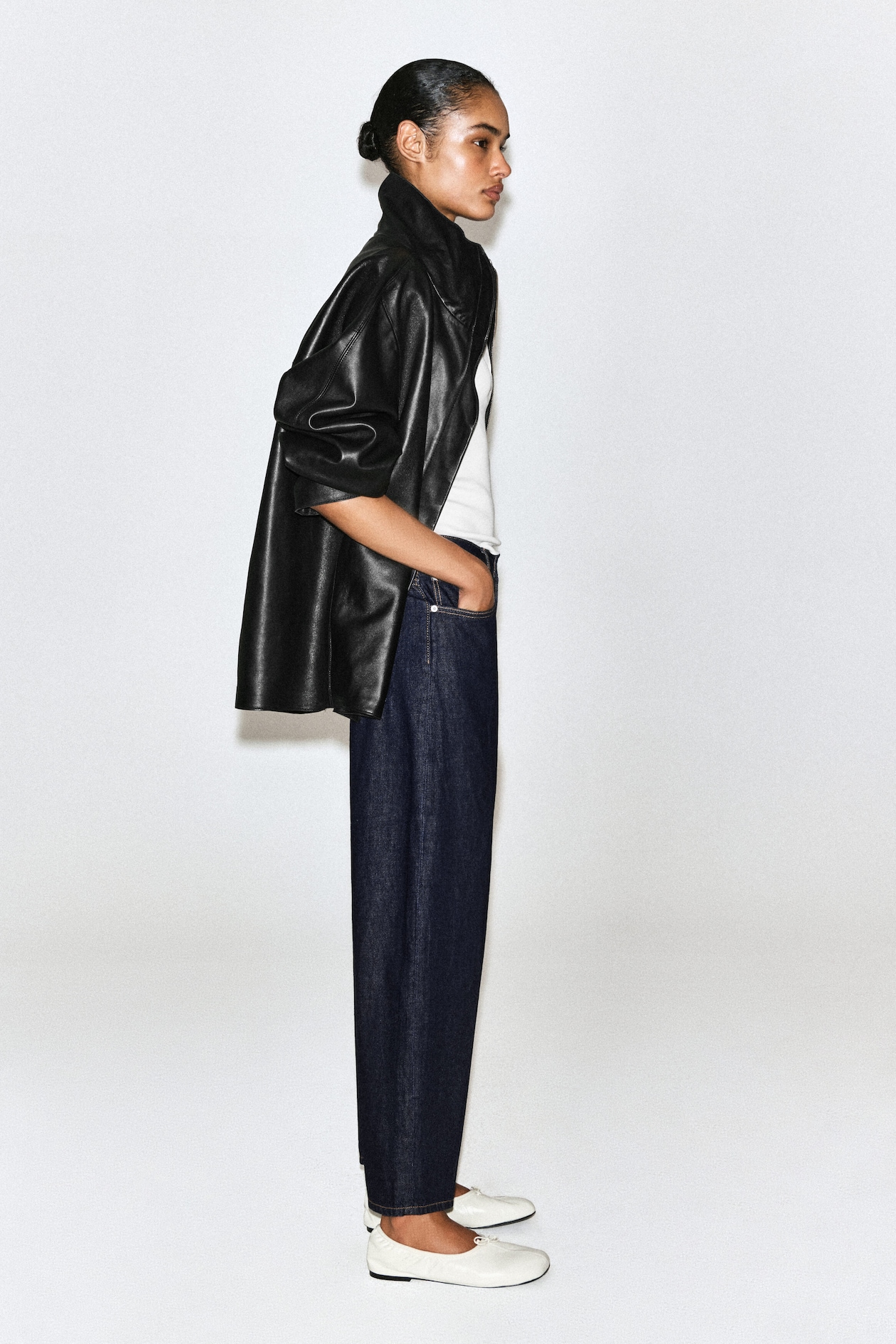 UMBRA TAPERED JEANS — INDIGO