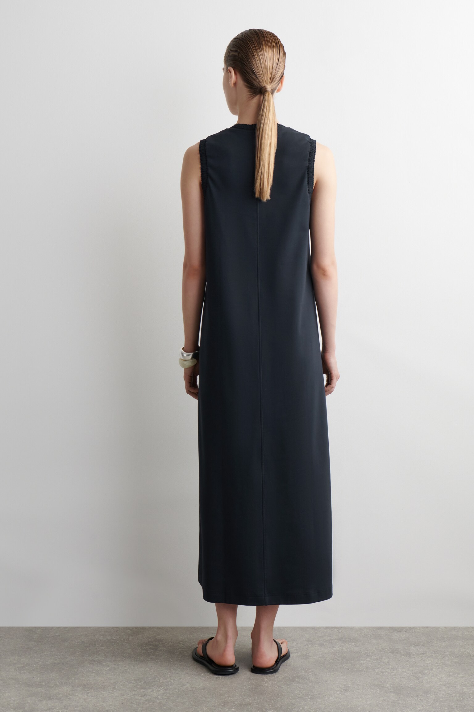 VESTIDO MIDI DE ALGODÓN CON VOLANTES - AZUL MARINO/BLANCO - 3