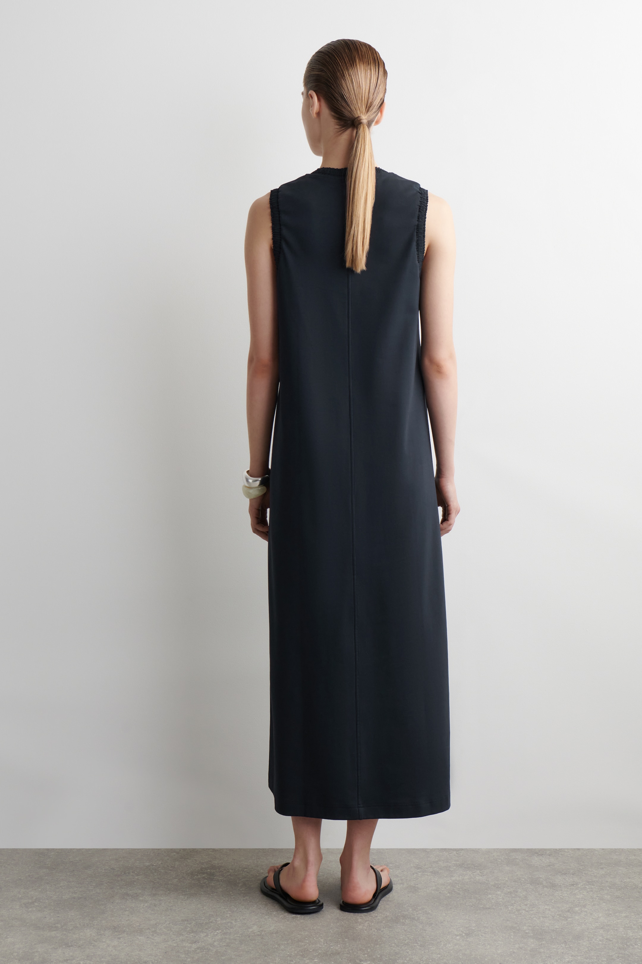 Grotere afbeelding bekijken: Gerimpelde katoenen midi-jurk - MARINEBLAUW - DAMES | H&M BE 3