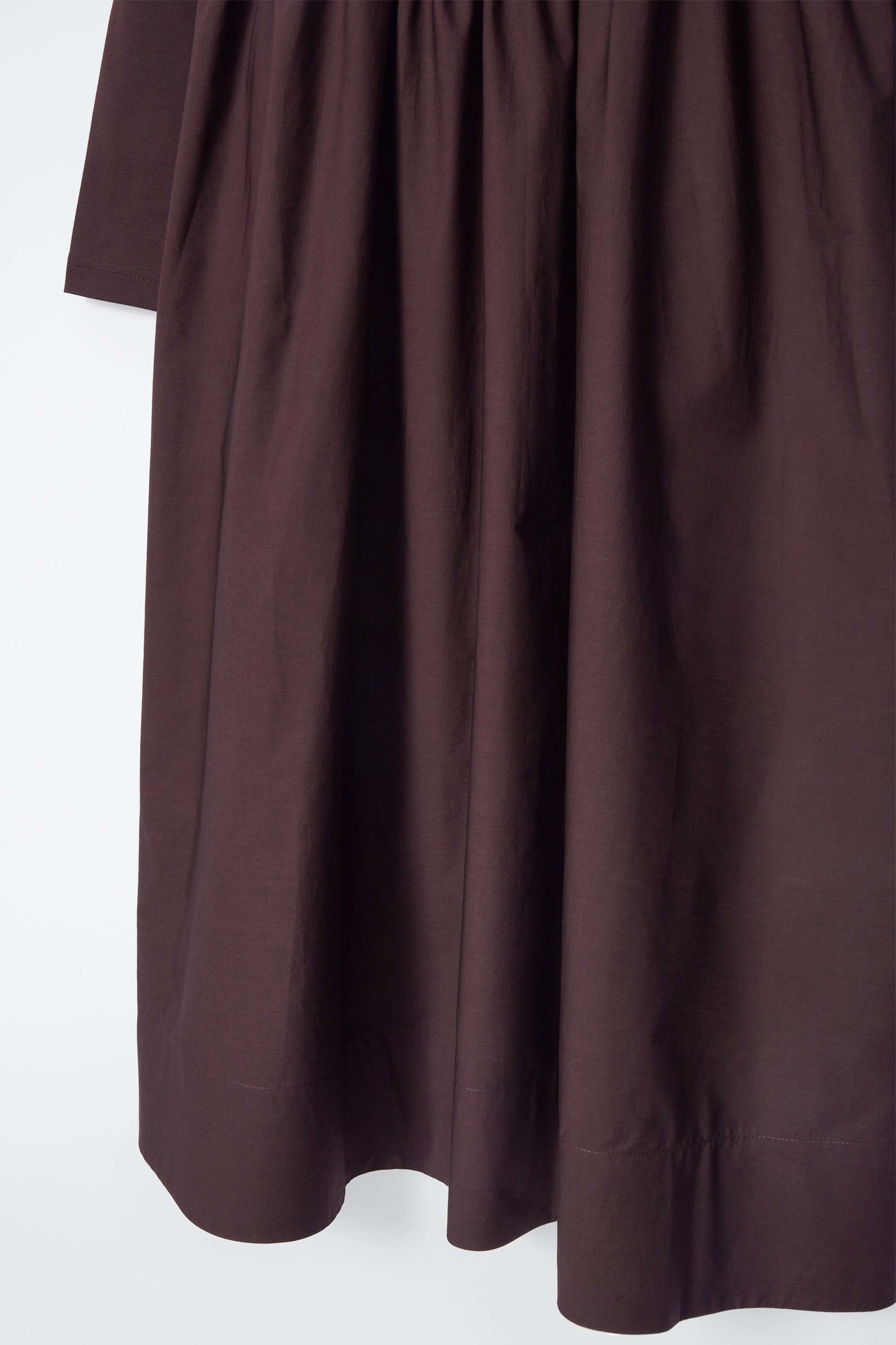 Ingrandisci l'immagine: CONTRAST-PANEL LONG-SLEEVED MIDI DRESS - BURGUNDY - DONNA | H&M CH 2