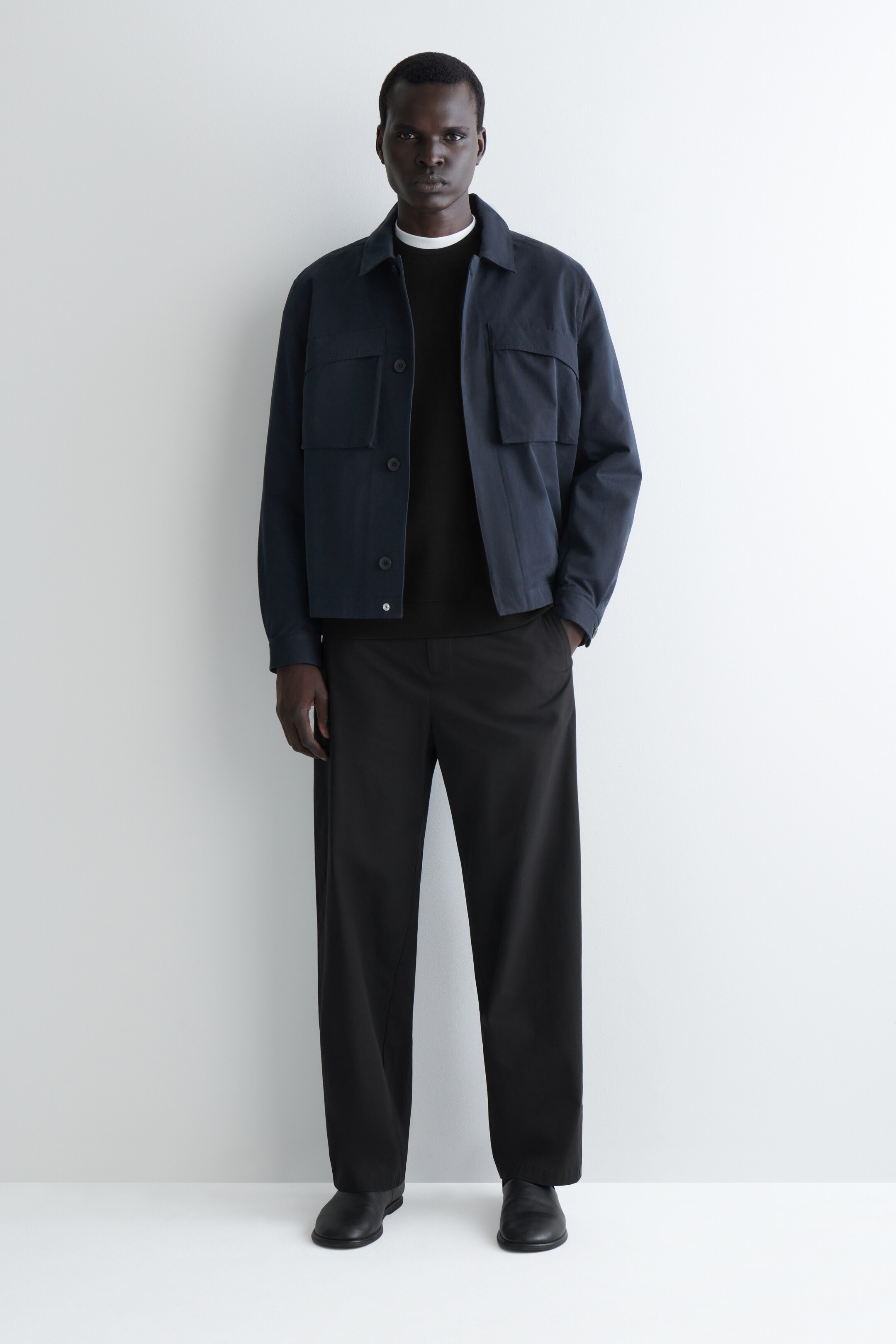 Größeres Bild ansehen: LOCKERES SWEATSHIRT AUS SCUBA - SCHWARZ - Men | H&M DE 2