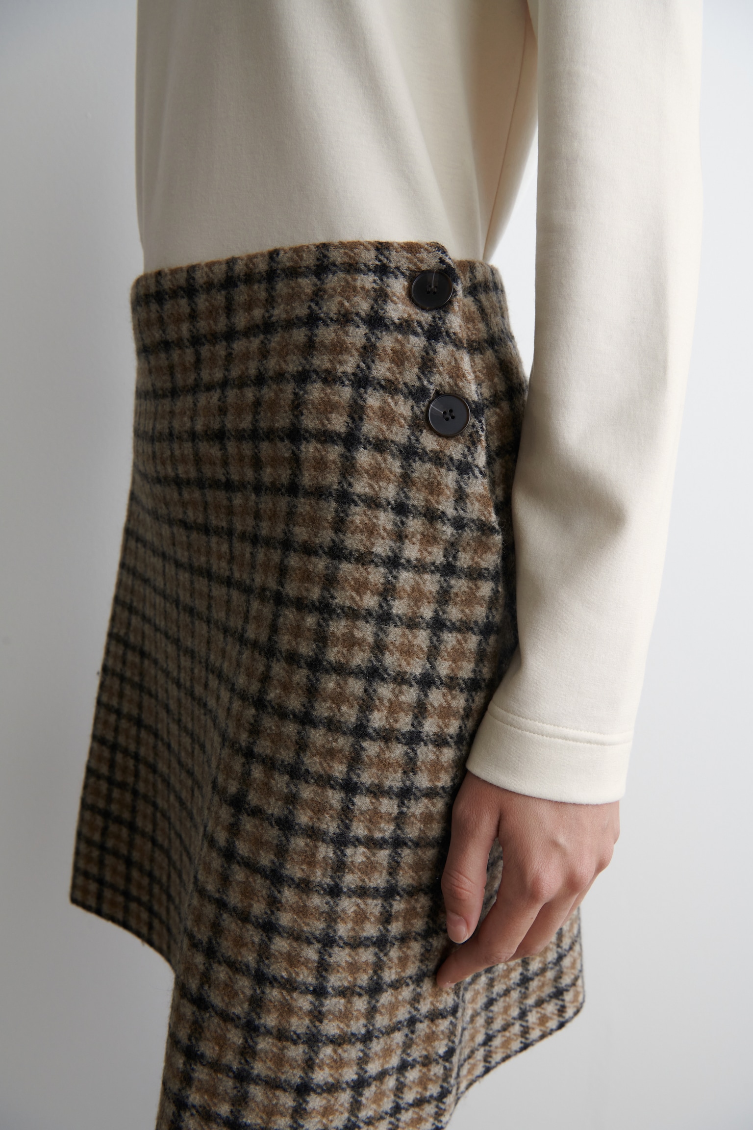 MERINO WOOL MINI SKIRT - BEIGE / CHECKED - 6