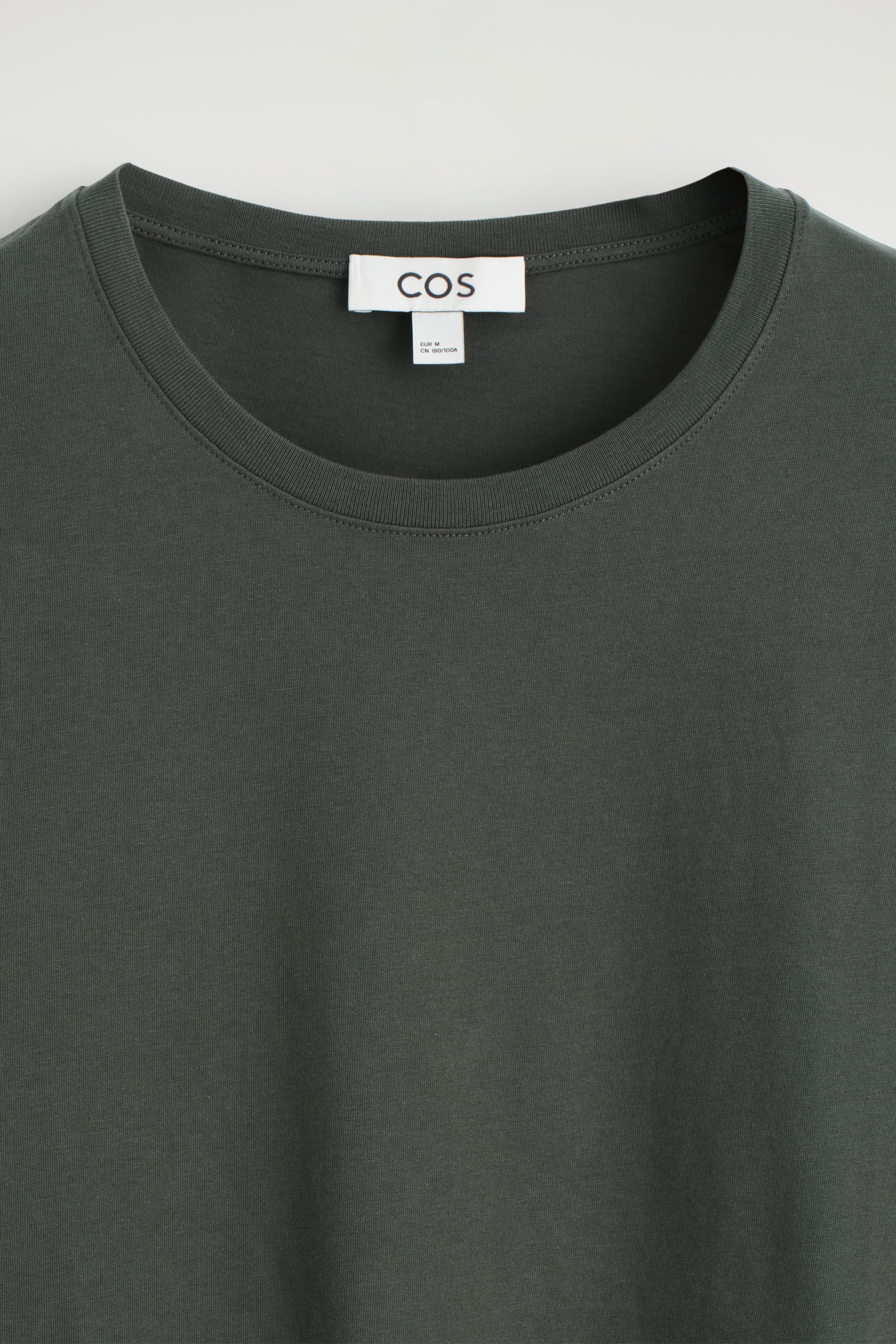 Visa större bild: CREWNECK T-SHIRT I BOMULL - MÖRKGRÖN - HERR | H&M SE 6