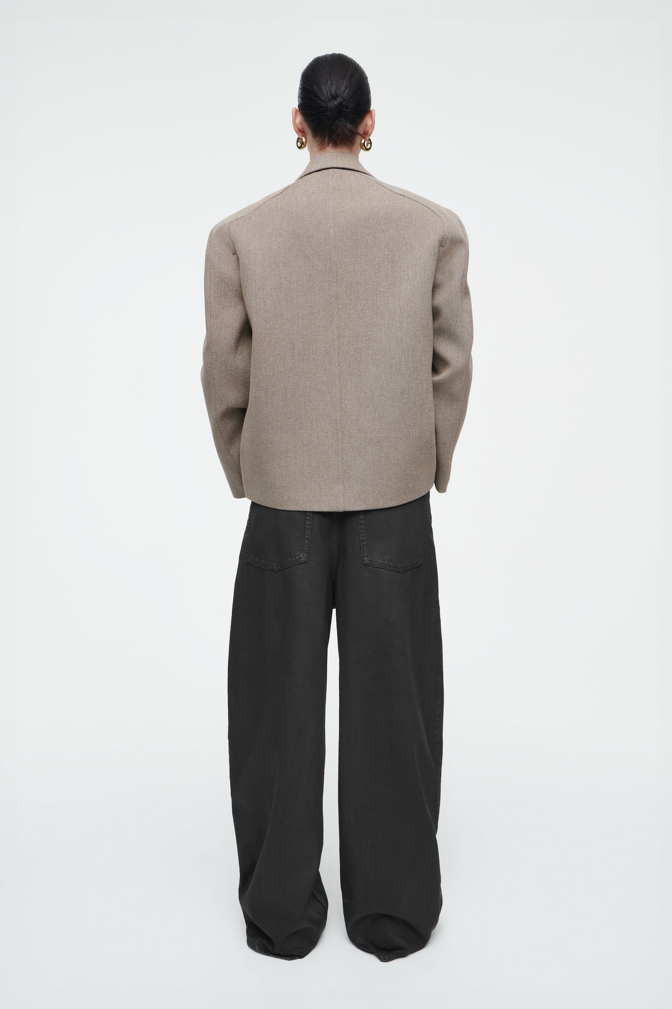 OVERSIZED EXAGGERATED-SHOULDER BLAZER
