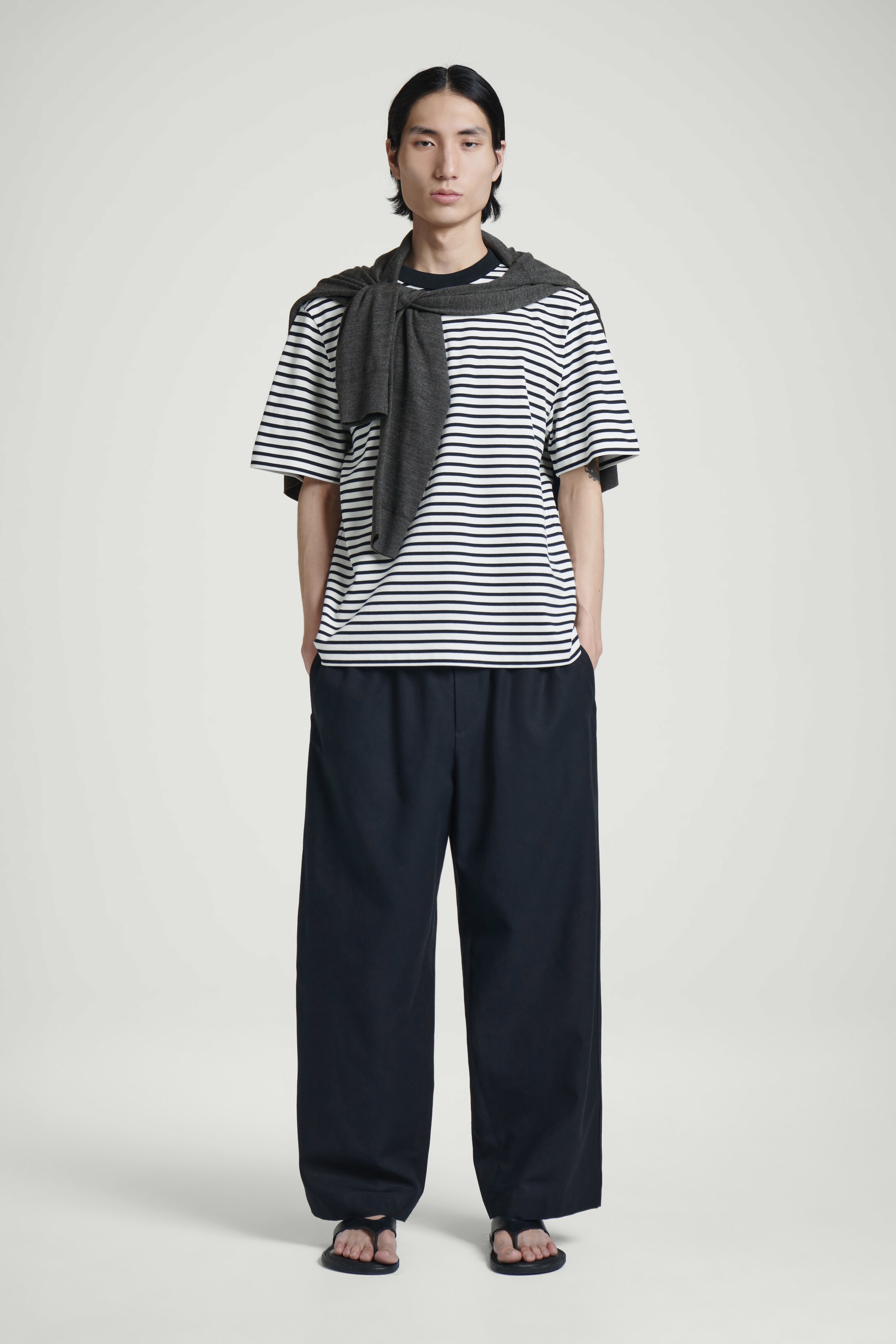 Ingrandisci l'immagine: INTERLOCK COTTON CREW-NECK T-SHIRT - NAVY / STRIPED - UOMO | H&M CH 2