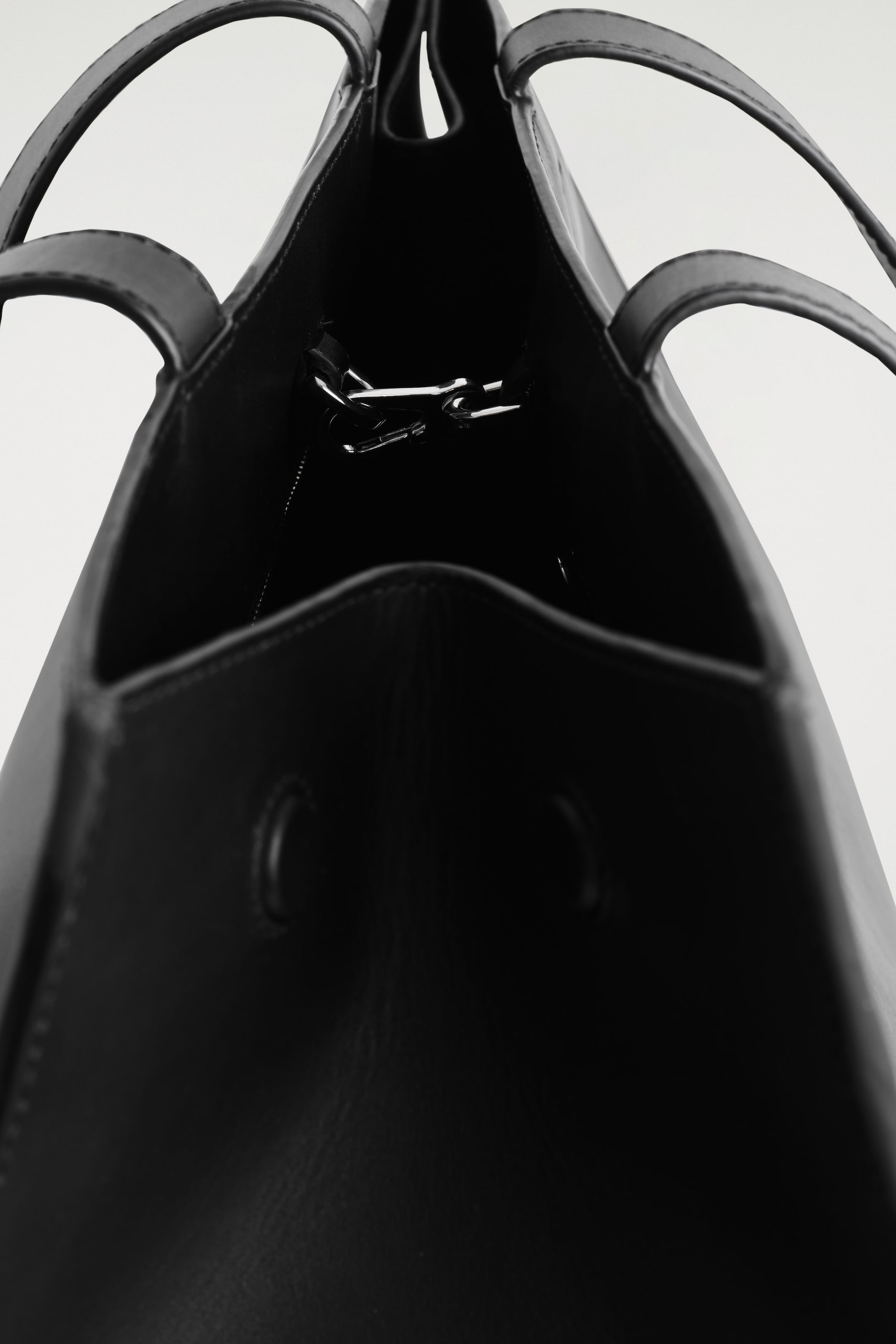 GALLERY TOTE BAG - LEATHER