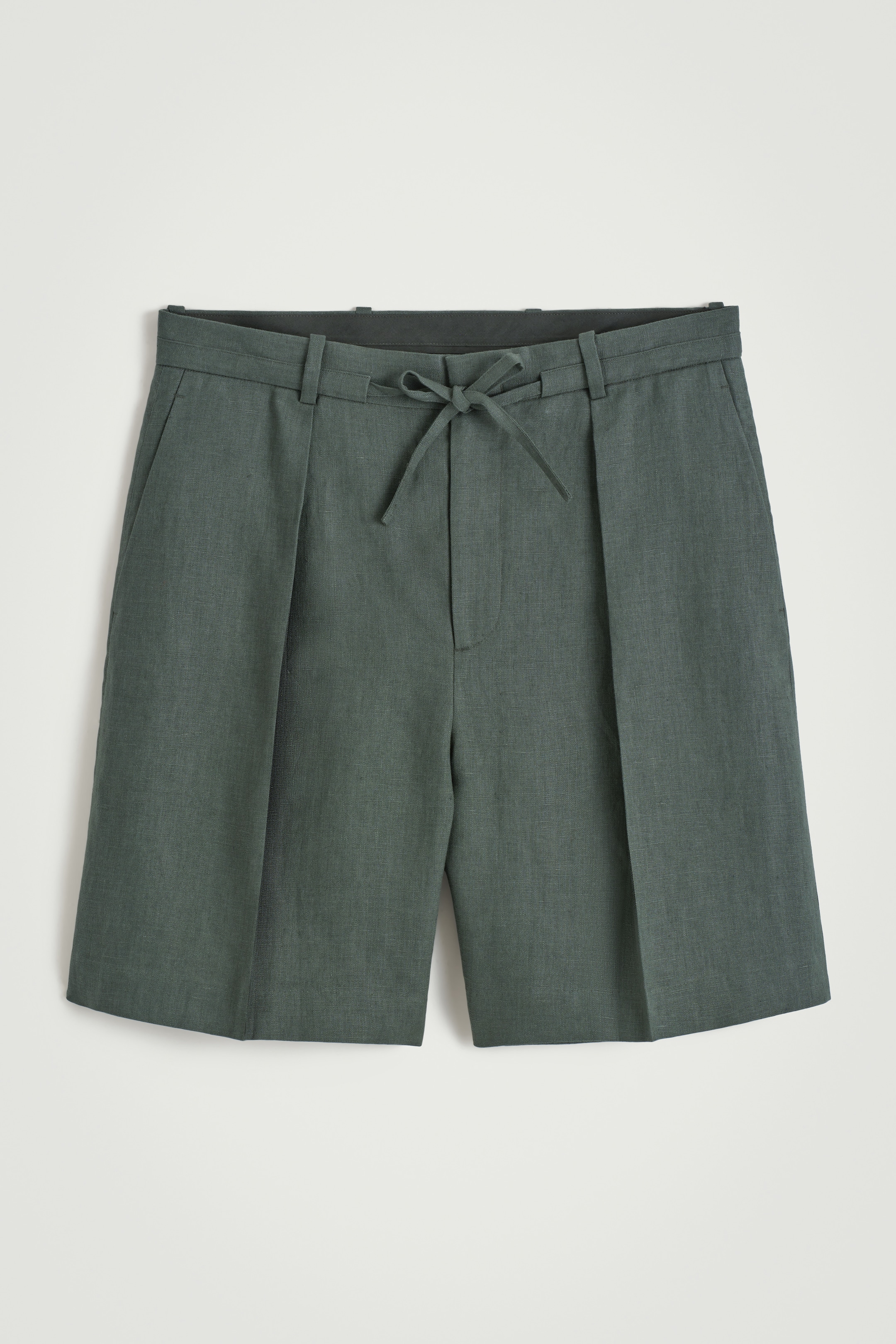 Zobraziť väčší obrázok: PRISPÔSOBITEĽNÉ ĽANOVÉ ŠORTKY SŤAHOVACOU ŠNÚRKOU - Tmavozelená - MUŽI | H&M SK 6
