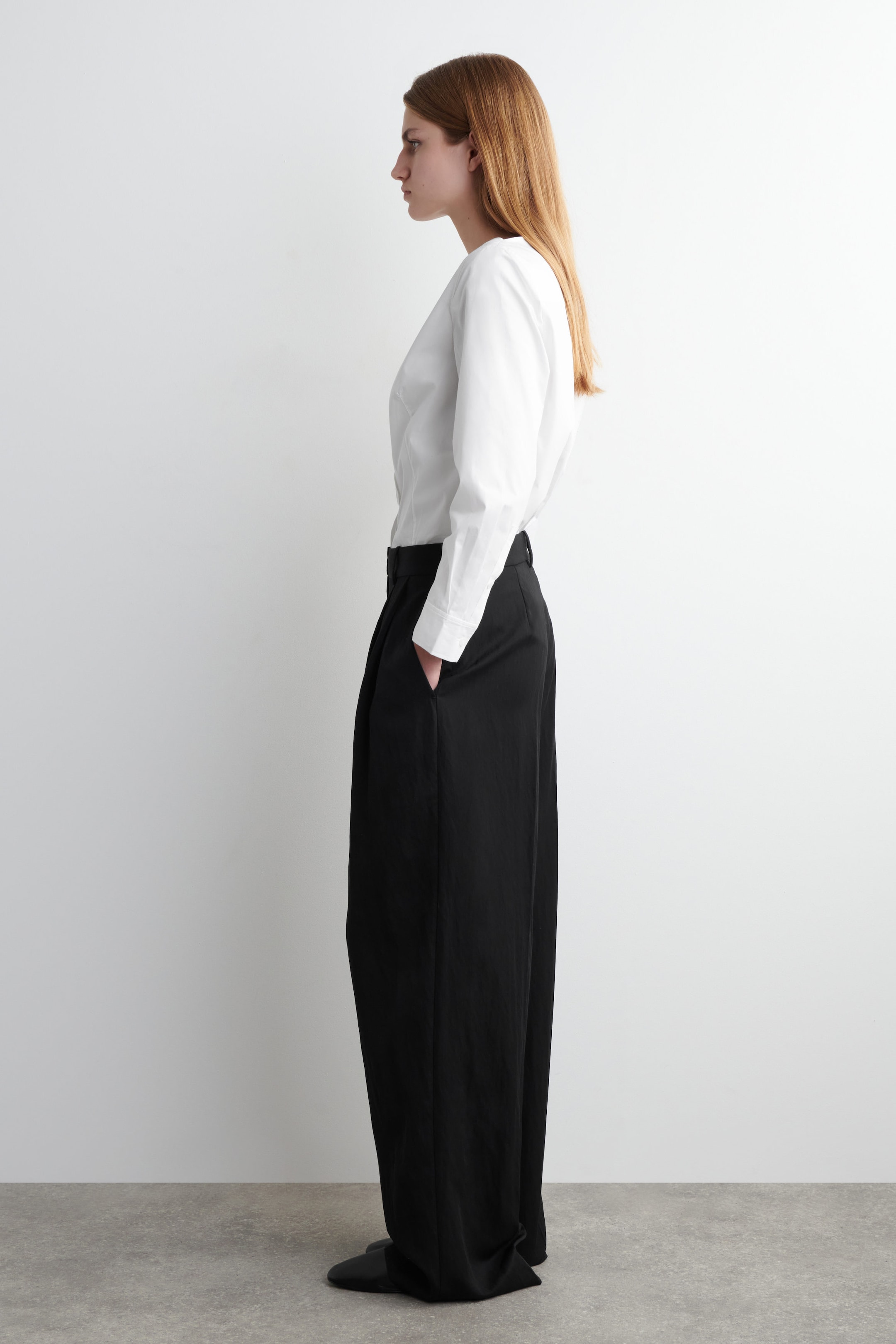 RELAXED FLUID WIDE-LEG TROUSERS
