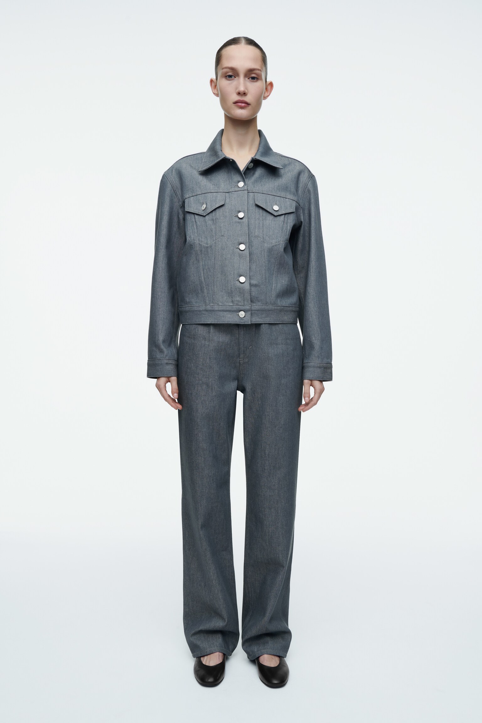 CHAQUETA VAQUERA OVERSIZE EN DENIM CRUDO - GRIS CRUDO - 4