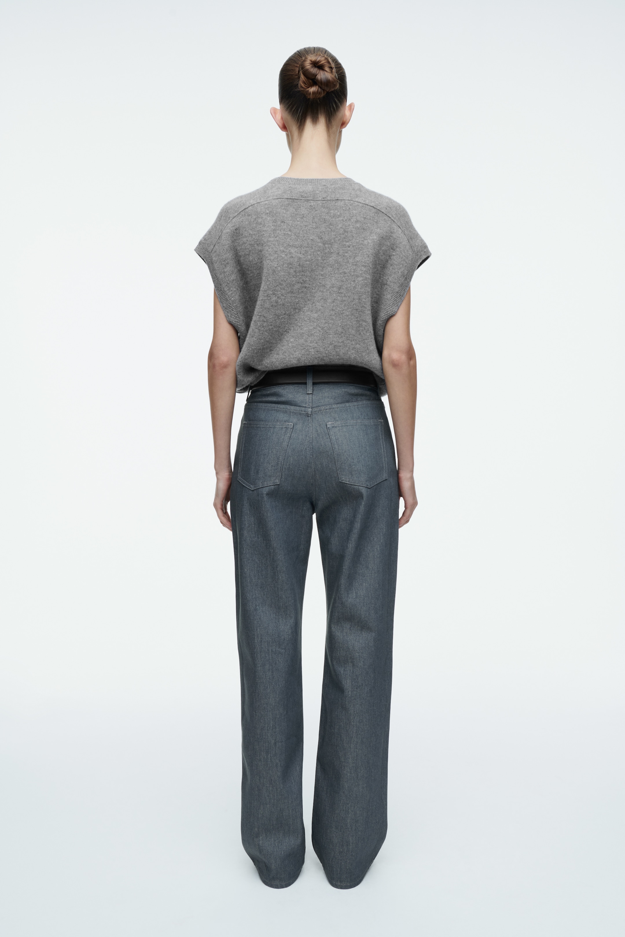 Visa större bild: COLUMN JEANS MED RAKA BEN - GRÅ TVÄTT - DAM | H&M SE 5