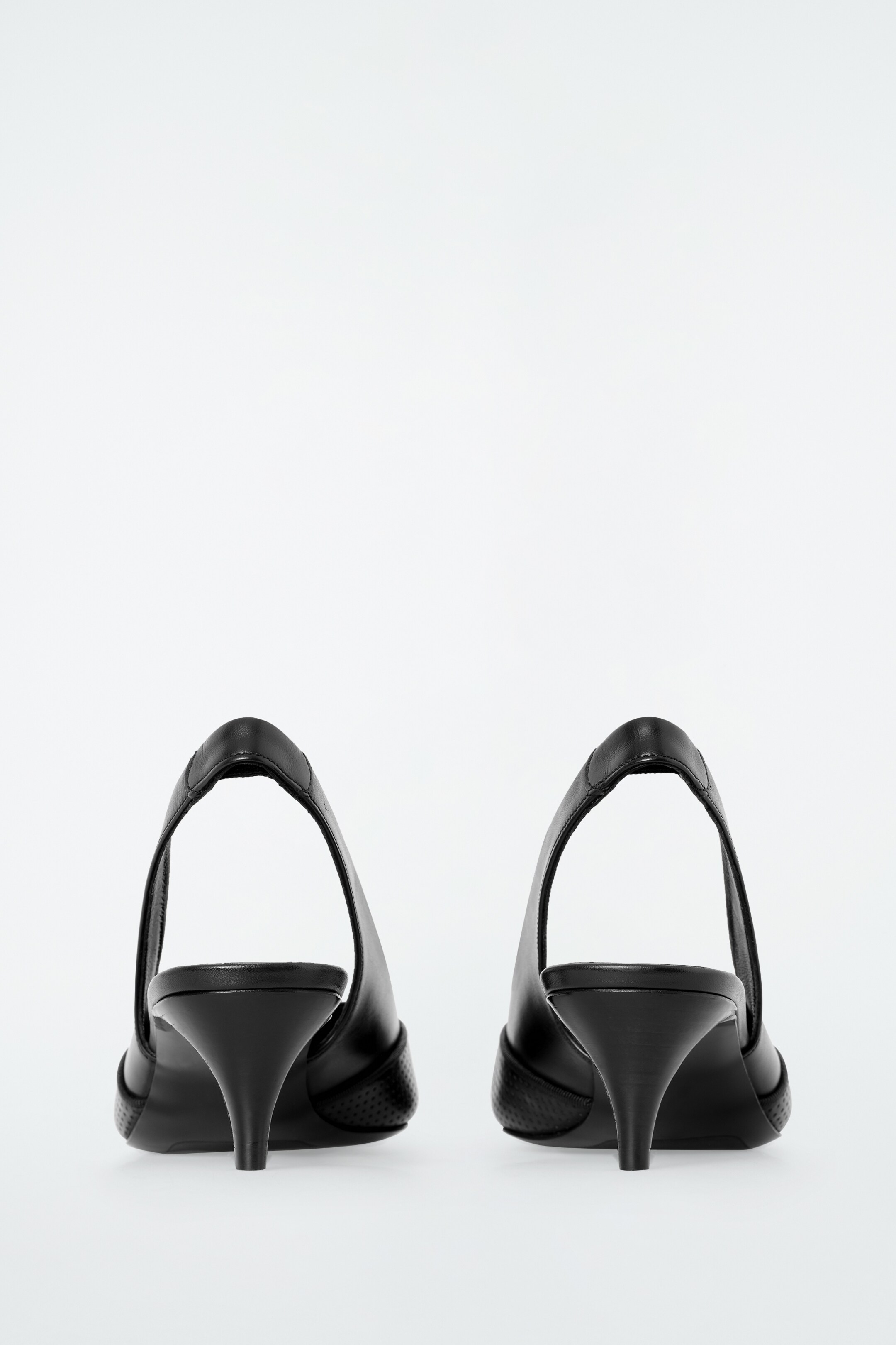 Grösseres Bild ansehen: PERFORIERTE HEELS AUS LEDER MIT SLINGBACK-RIEMEN - SCHWARZ - DAMEN | H&M CH 6