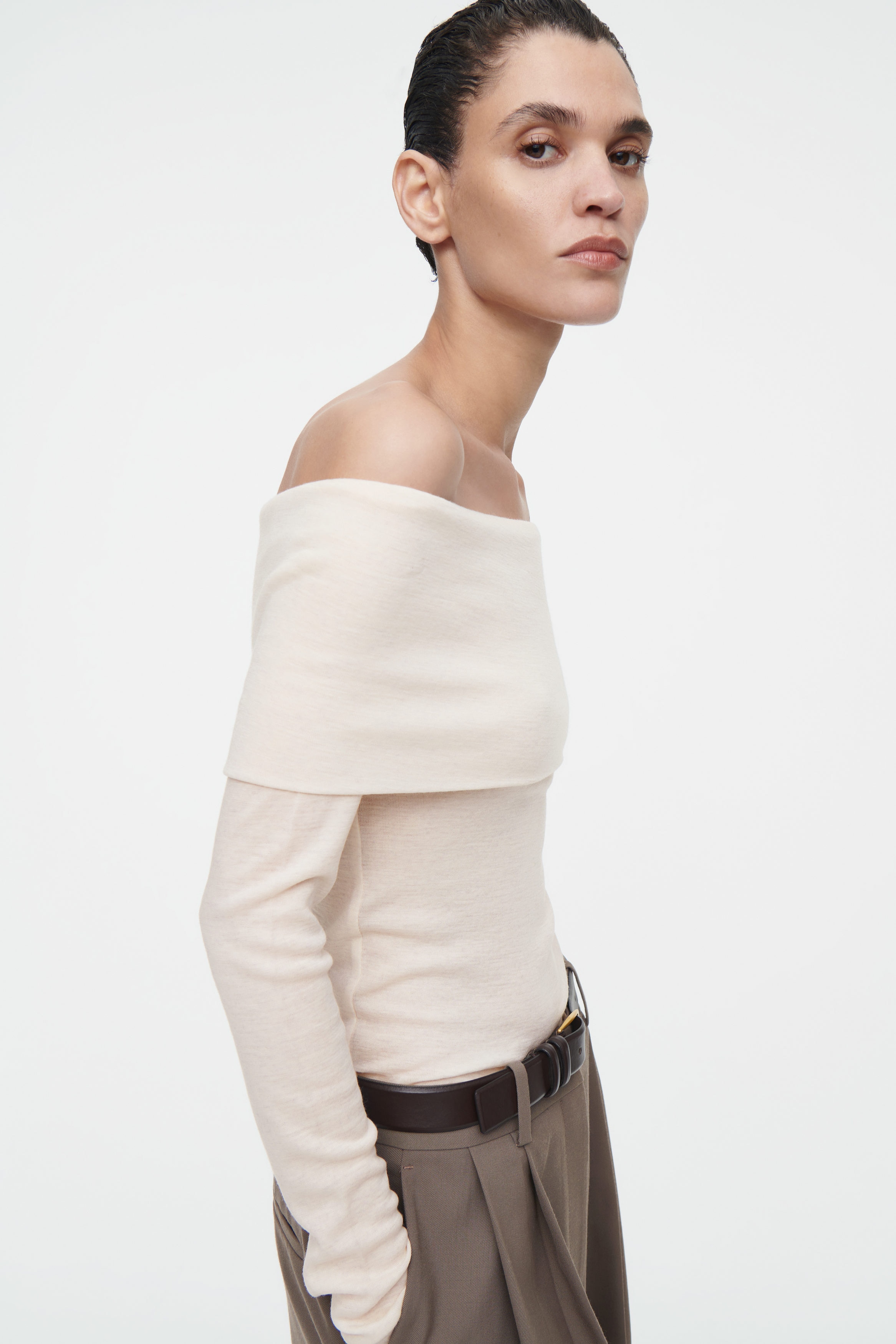 OFF-THE-SHOULDER MERINO WOOL TOP - OFF-WHITE | COS