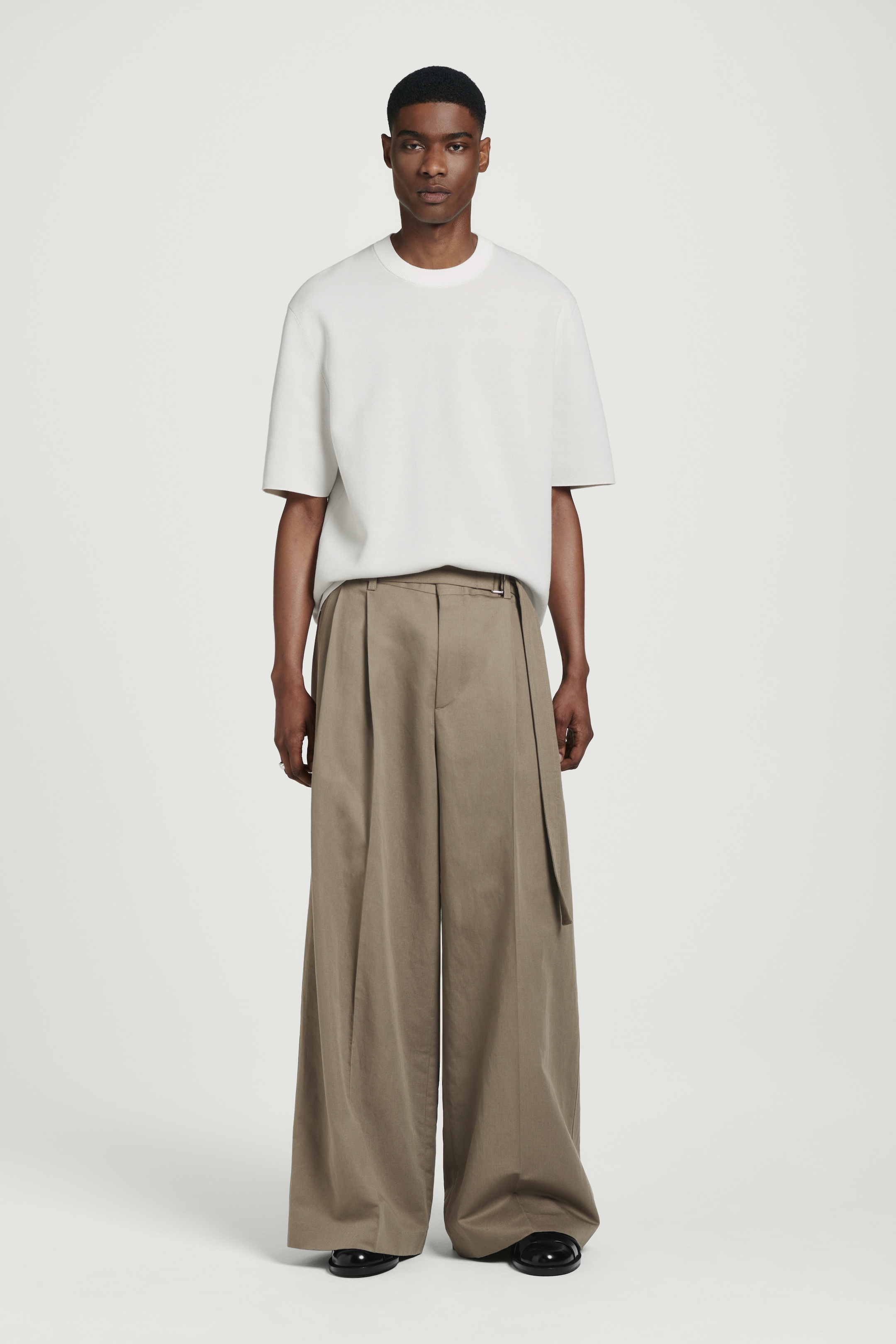 Grotere afbeelding bekijken: RELAXTE DUBBELZIJDIGE GEBREIDE T-SHIRT - WIT - HEREN | H&M BE 3