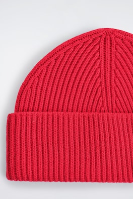 RIBBED WOOL BEANIE — RED 1
