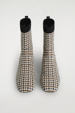CHECKED KNITTED SOCK BOOTS — CAMEL / MICRO CHECK 1