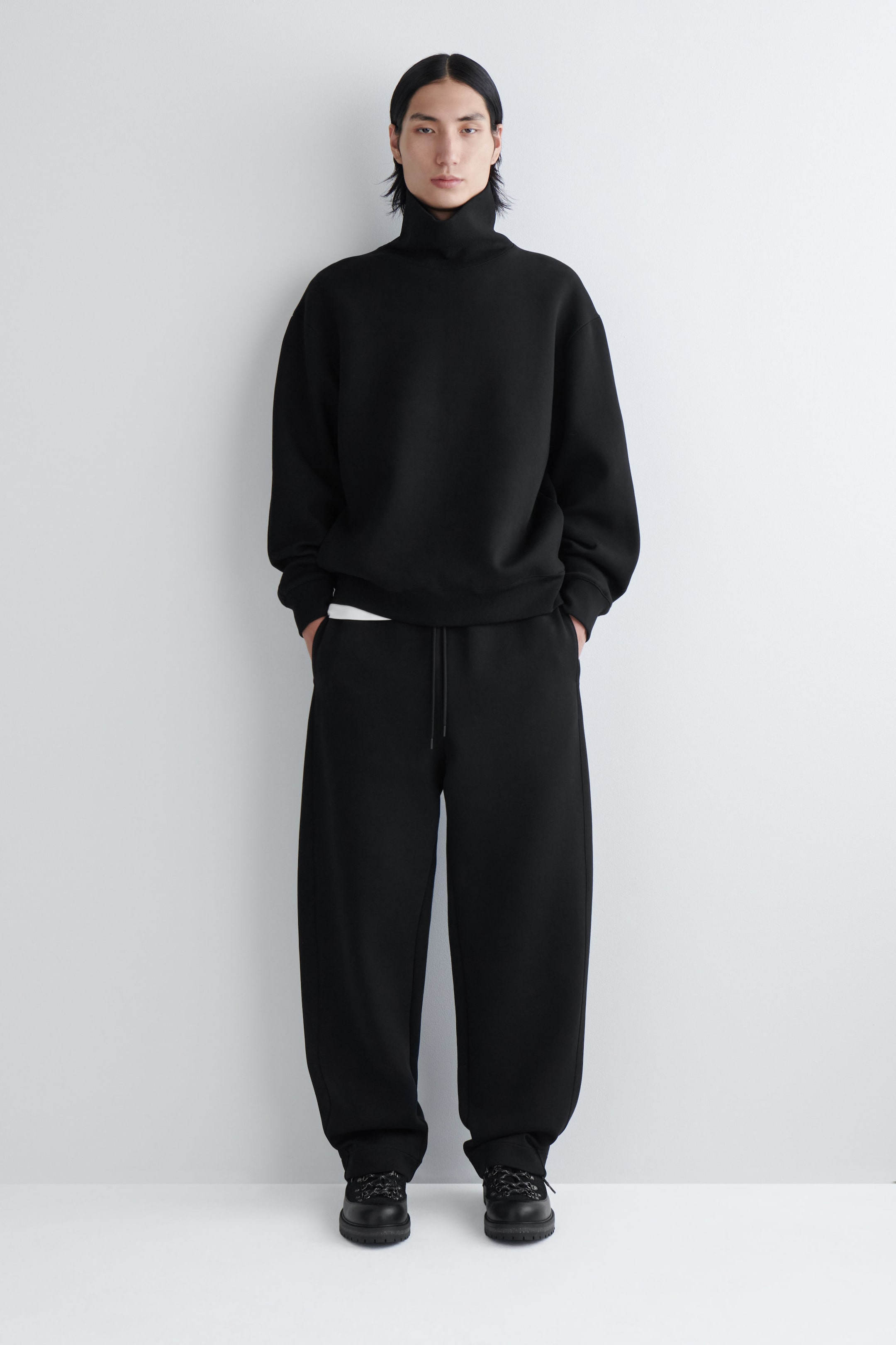SCUBA FUNNEL-NECK SWEATSHIRT