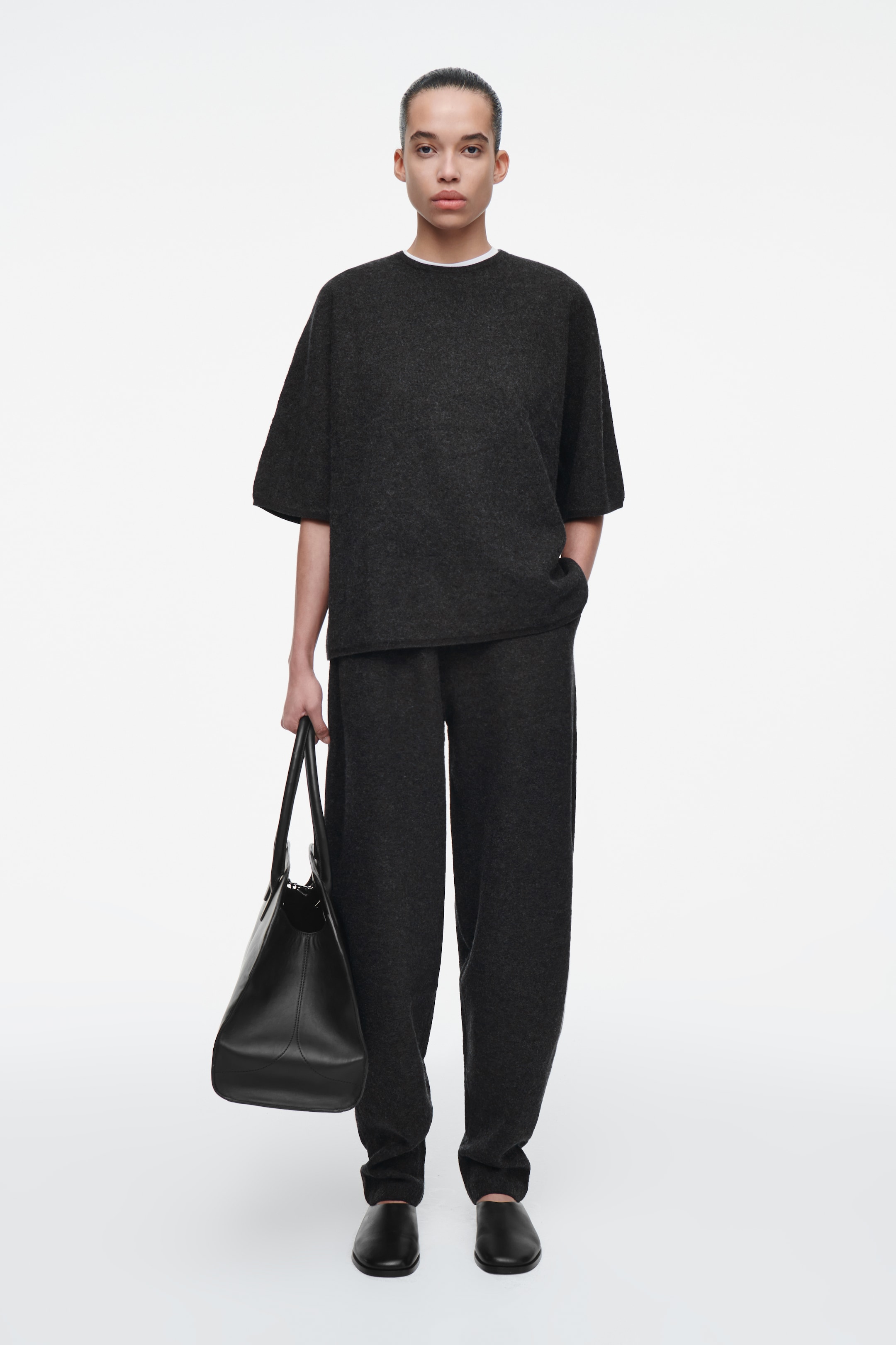 Vezi imaginea mai mare: TRICOU OVERSIZED DIN LÂNĂ MERINO FIERBĂ - GRI MELANJAT - FEMEI | H&M RO 6