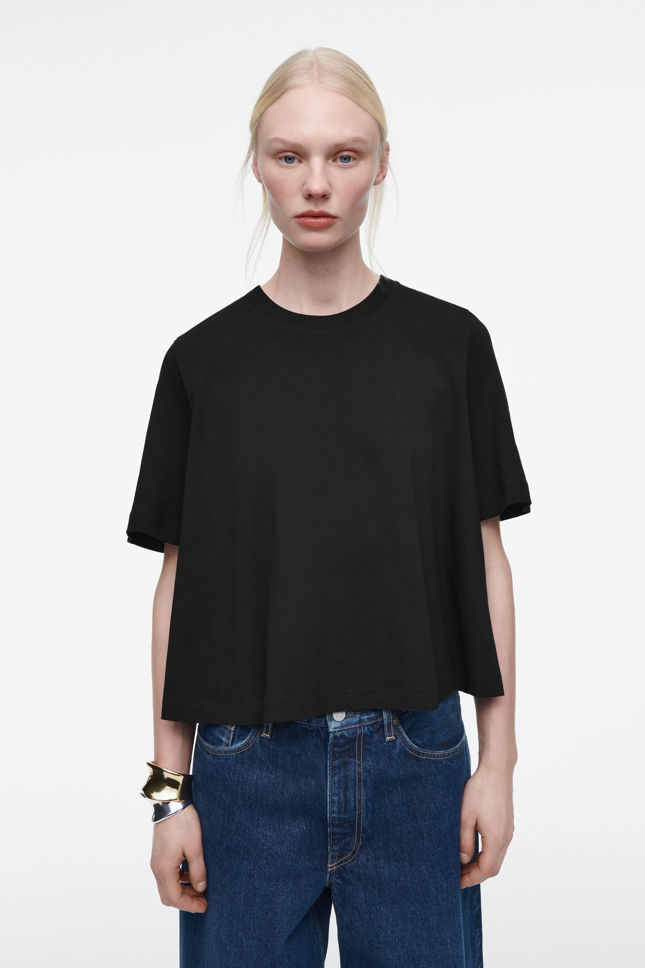 RELAXED TRAPEZE T-SHIRT
