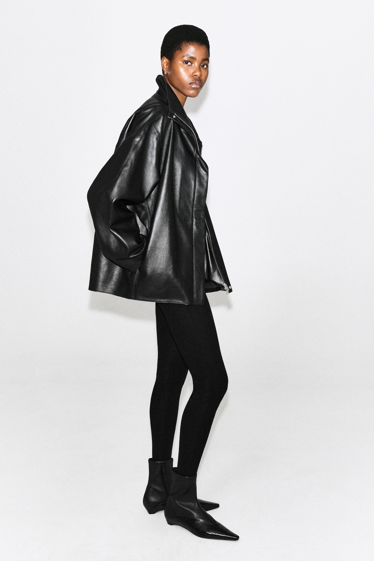 SEAMLESS MERINO WOOL LEGGINGS — BLACK