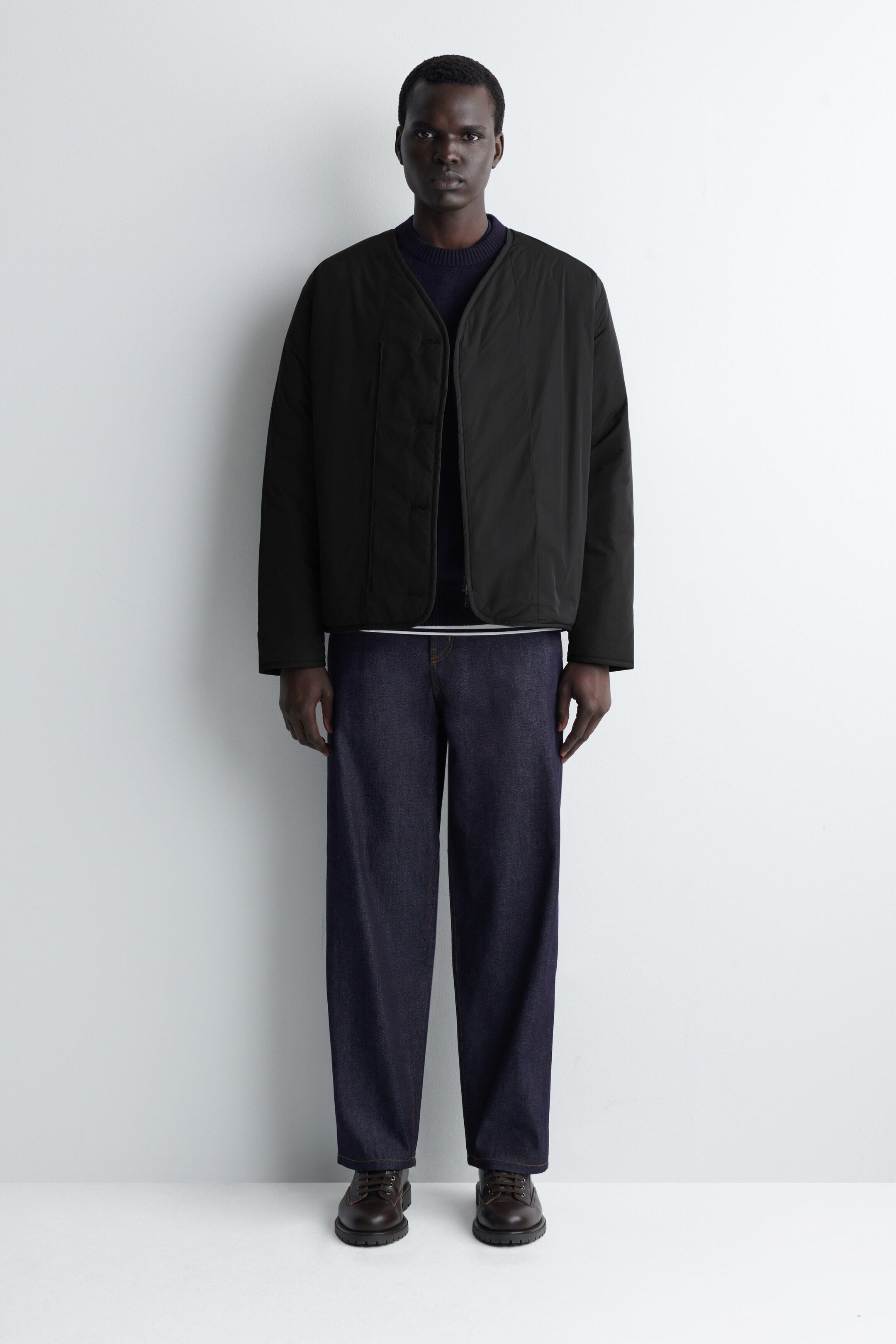 Zobrazit větší obrázek: REVERSIBLE QUILTED JACKET - BLACK - MUŽI | H&M CZ 1