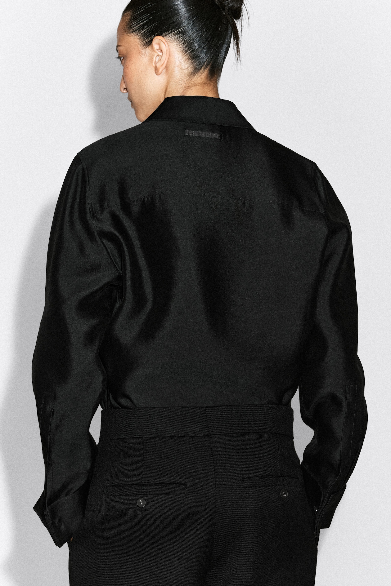 TAILORED WOOL STRAIGHT-LEG PANTS — CARBON