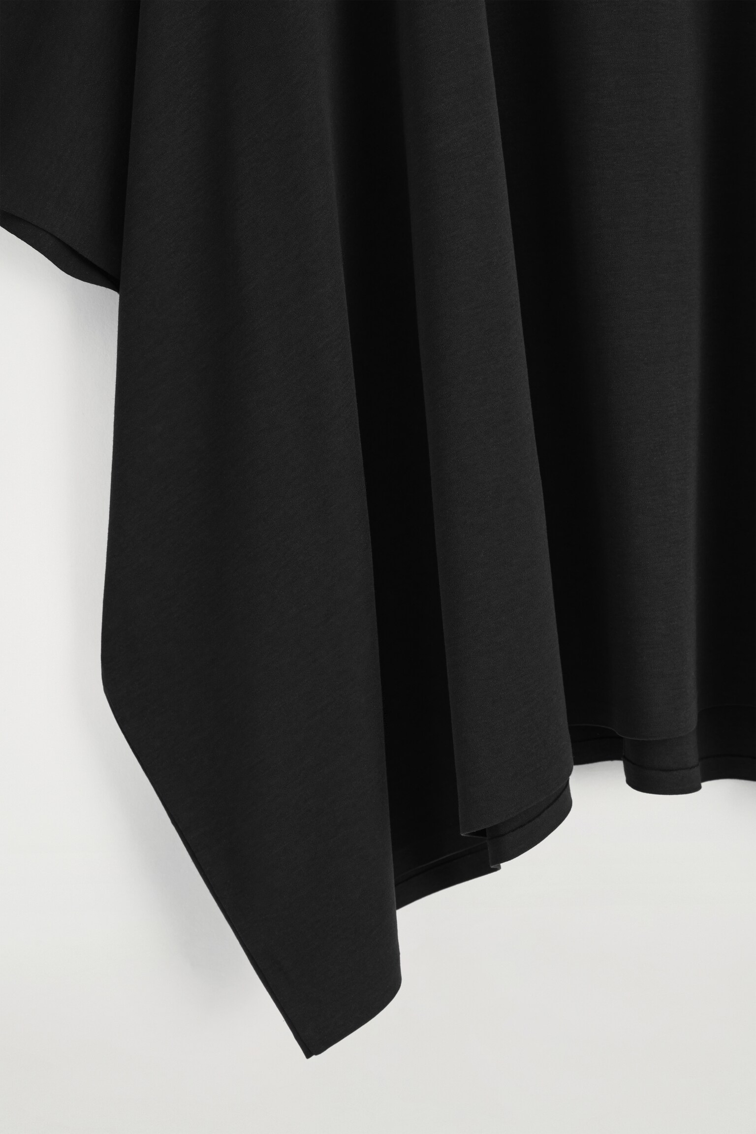 CAMISETA OVERSIZE CON MANGAS MURCIÉLAGO - NEGRO/BLANCO - 4