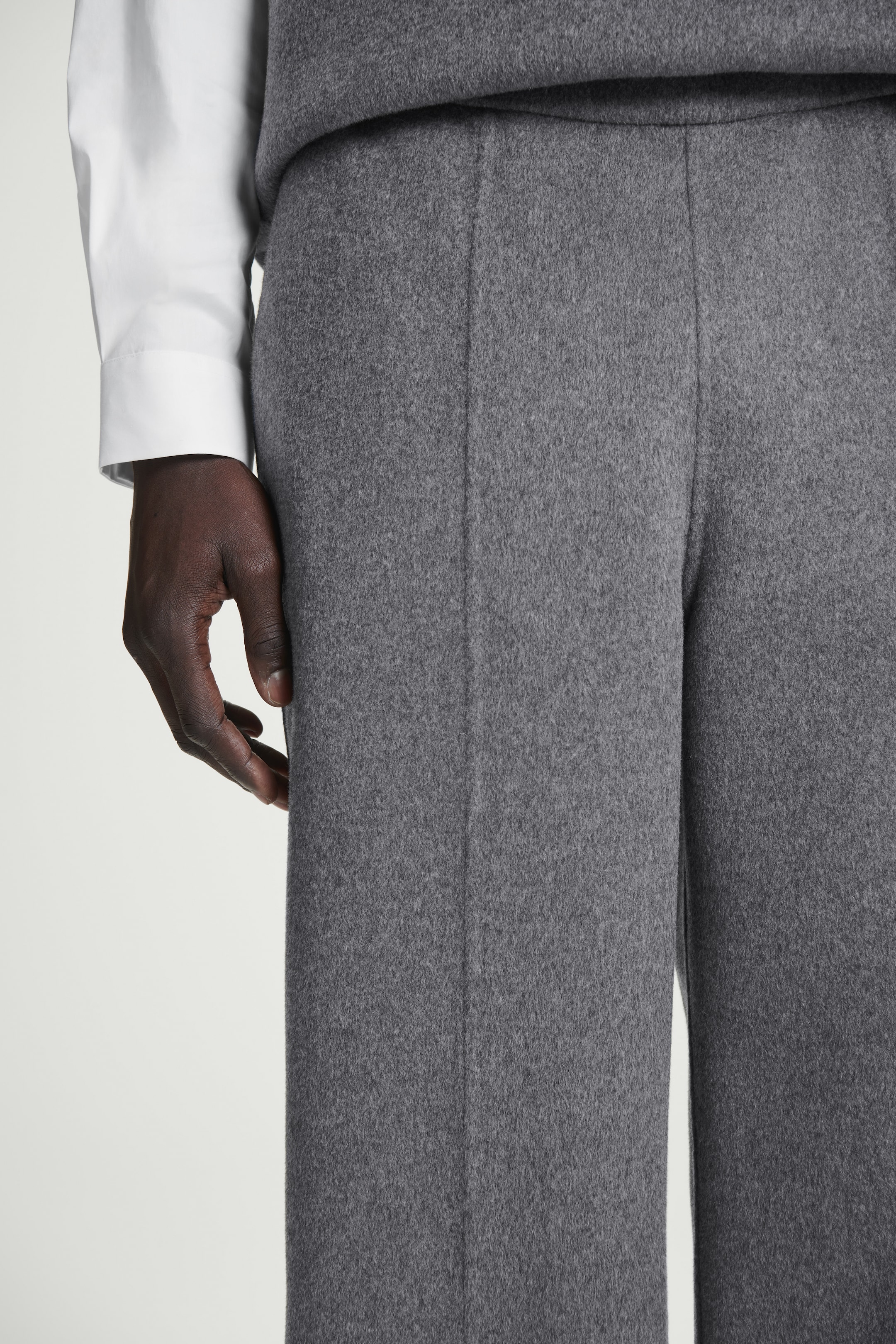 Agrandir l'image: PANTALON DROIT EN LAINE DOUBLE FACE - GRIS - HOMME | H&M CH 3