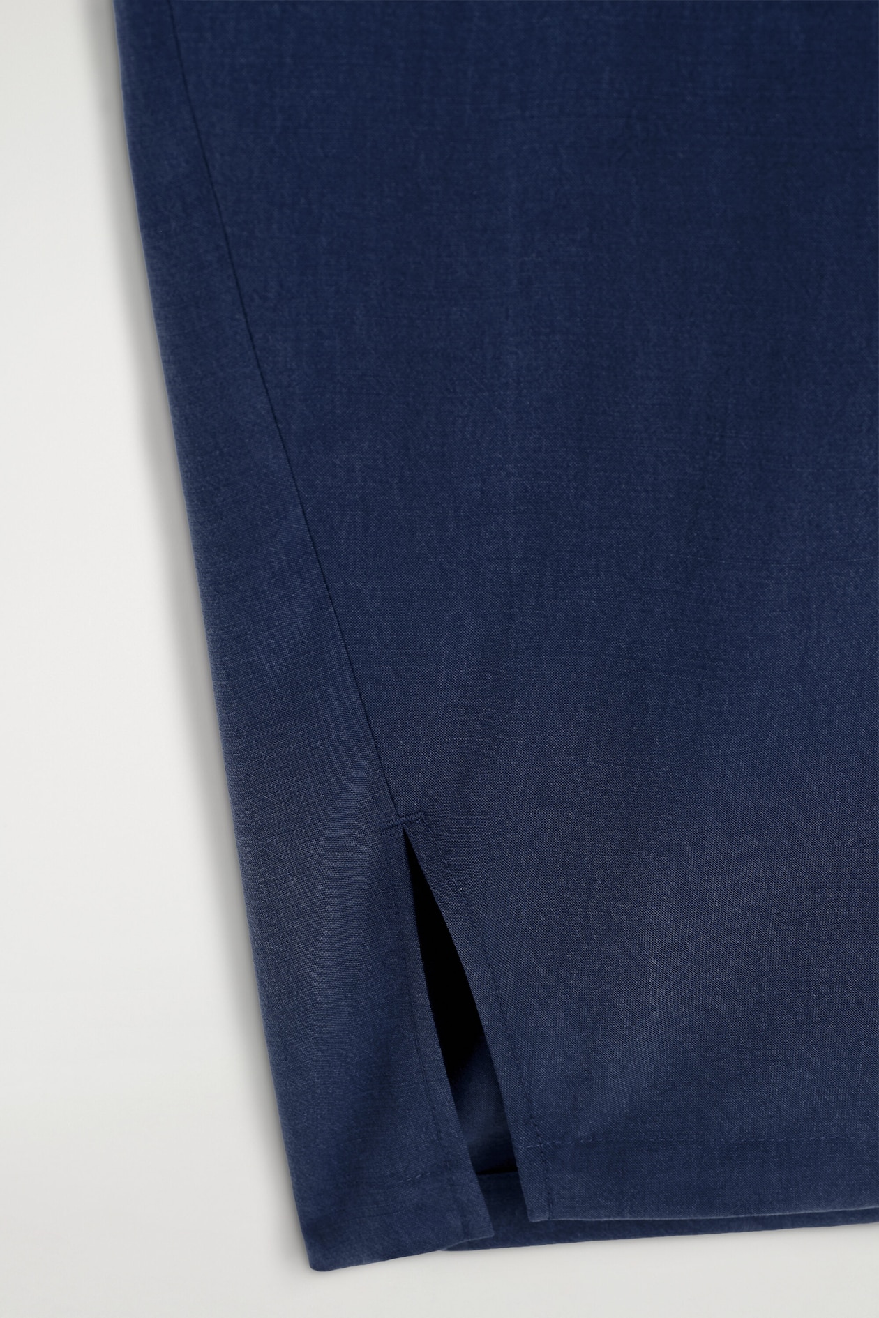 PANELED ELASTICATED BARREL-LEG PANTS — NAVY