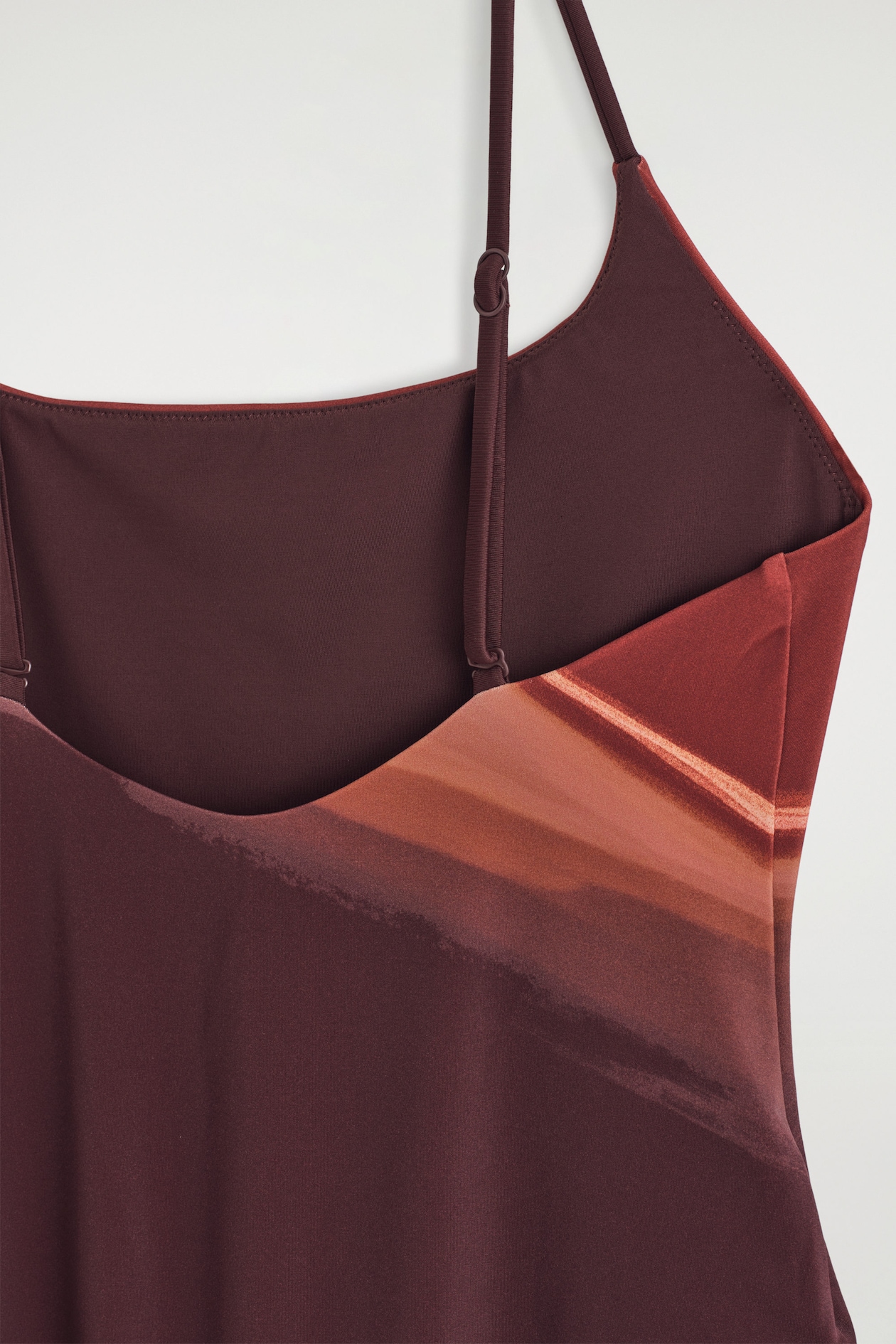PRINTED SCOOP-NECK SWIMSUIT — BURGUNDY / PRINTED