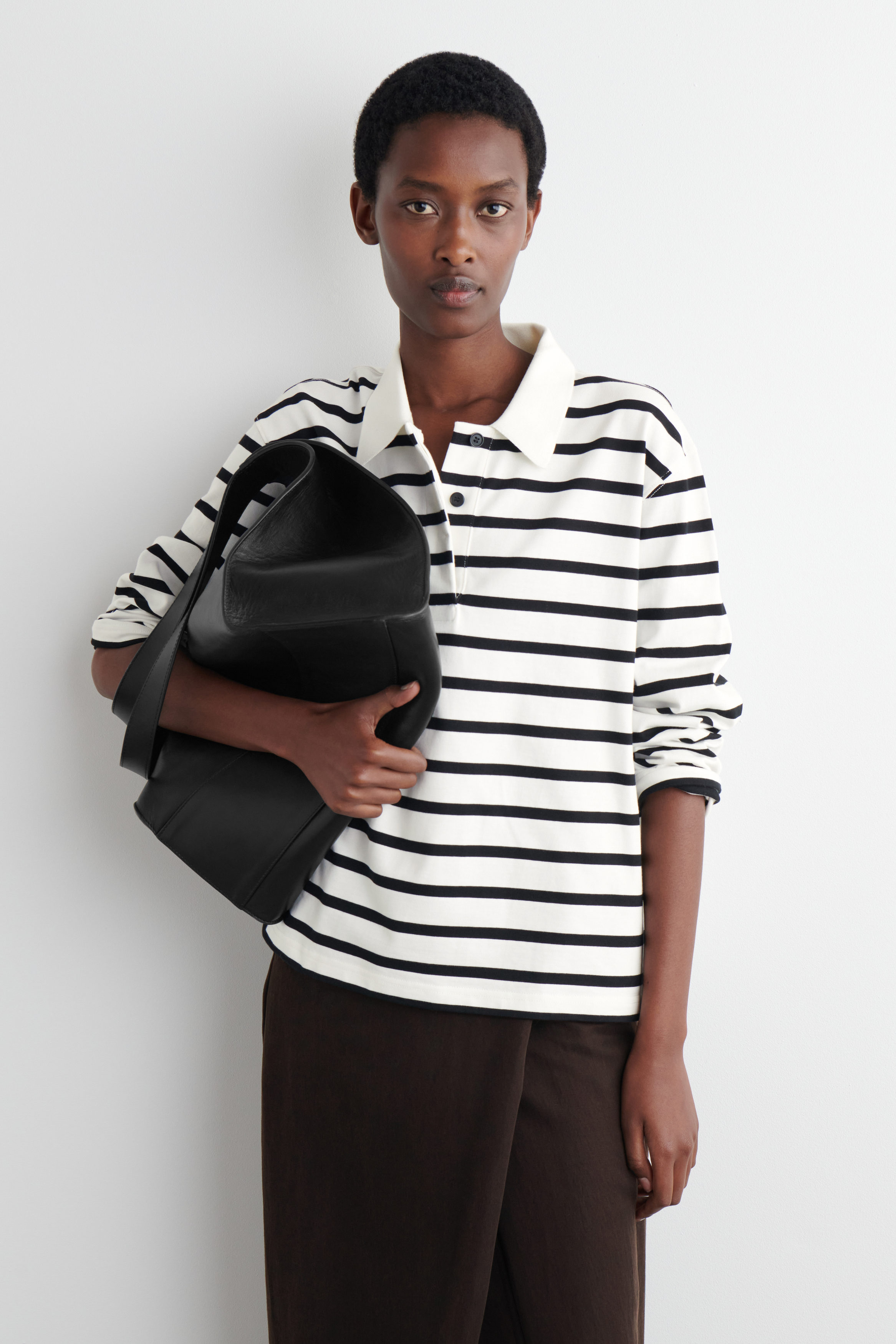 RELAXED STRIPED LONG-SLEEVED POLO SHIRT - WHITE / STRIPED | COS