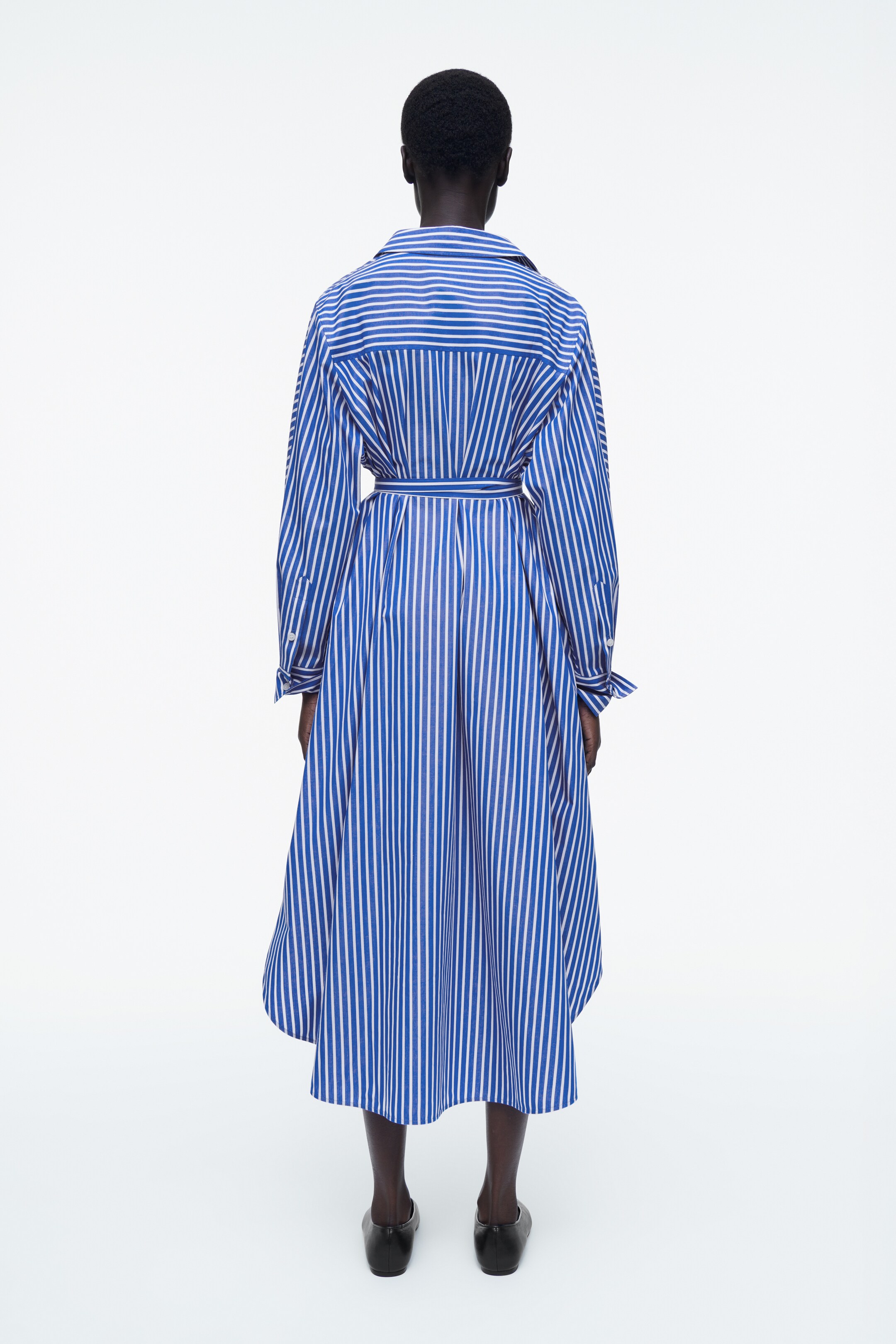 Vezi imaginea mai mare: ROCHIE CĂMAȘĂ RELAXATĂ DIN BUMBAC - ALBASTRU / CU DUNGI - FEMEI | H&M RO 5