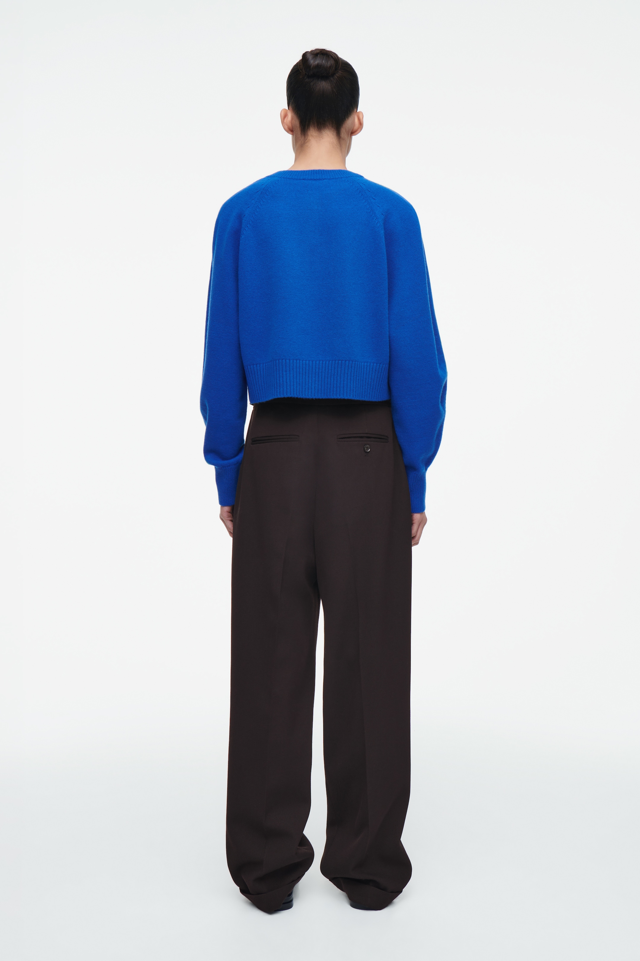 Größeres Bild ansehen: VERKÜRZTE STRICKJACKE AUS WOLLE - KOBALTBLAU - Ladies | H&M DE 3