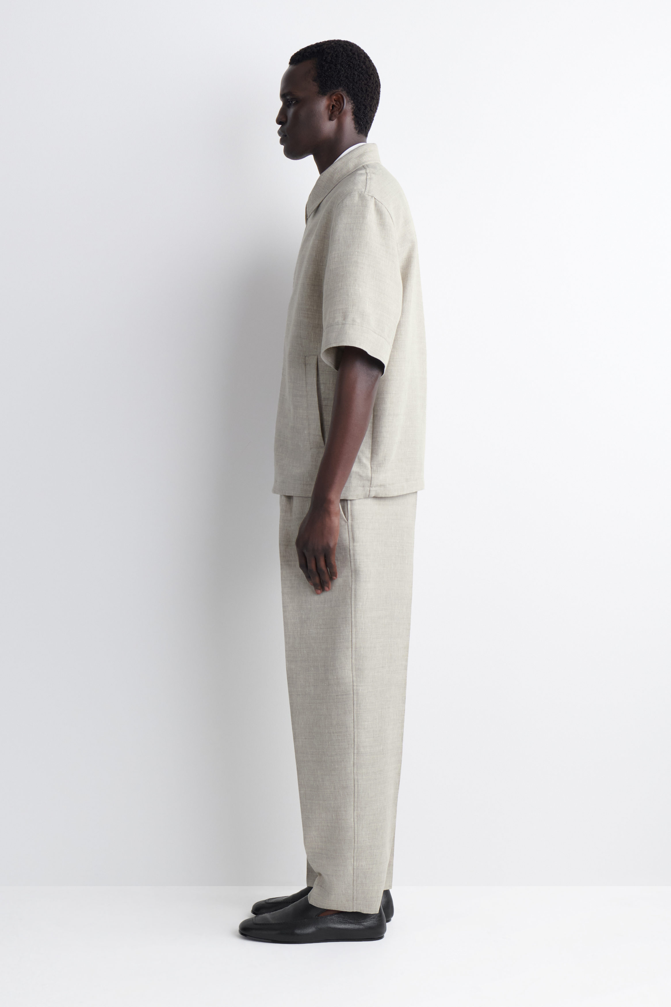 LINEN-WOOL SHORT-SLEEVED ZIP-UP SHIRT - thumbnail 3