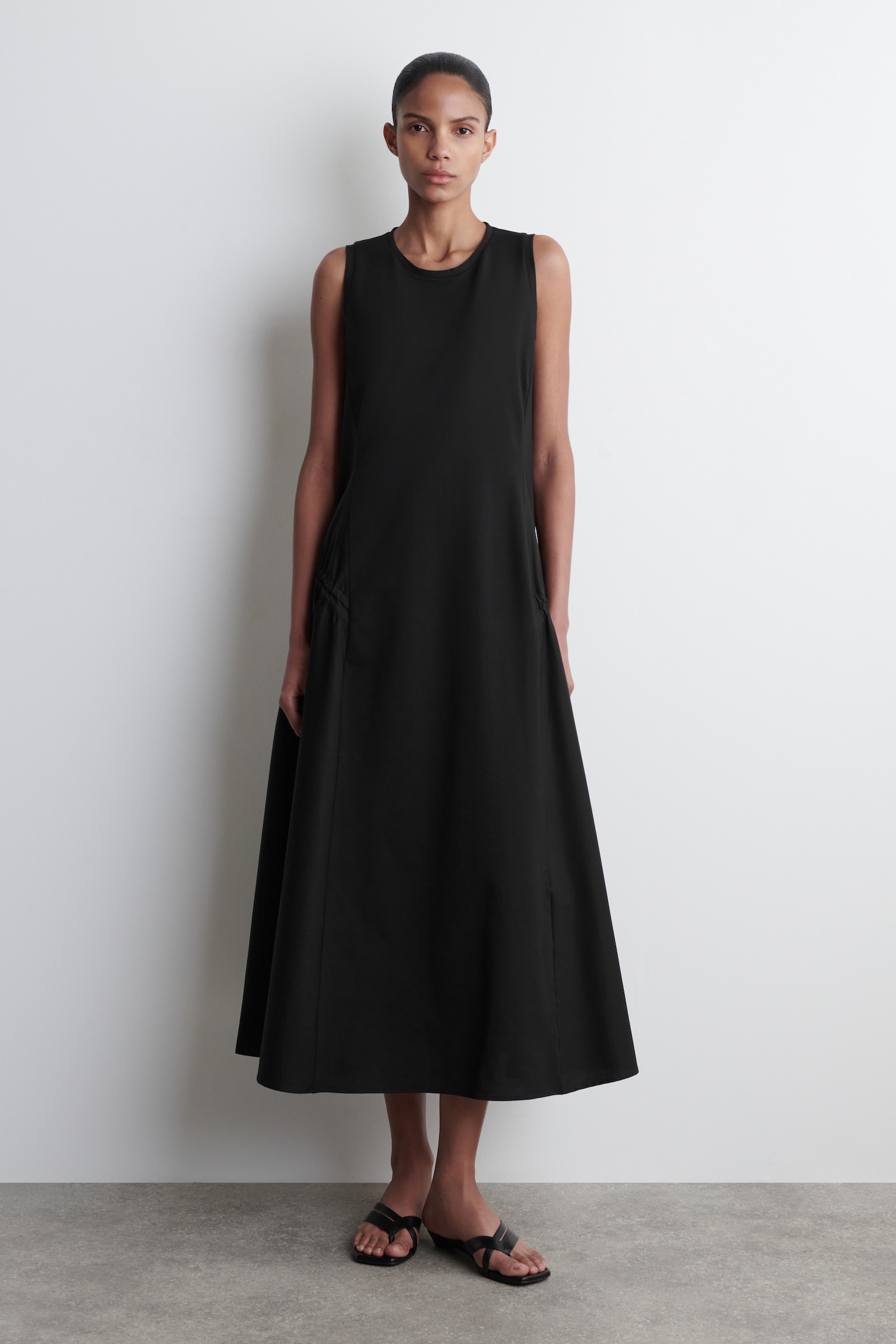 VESTIDO MIDI CON PANELES FRUNCIDOS - NEGRO/PISTACHO - 1