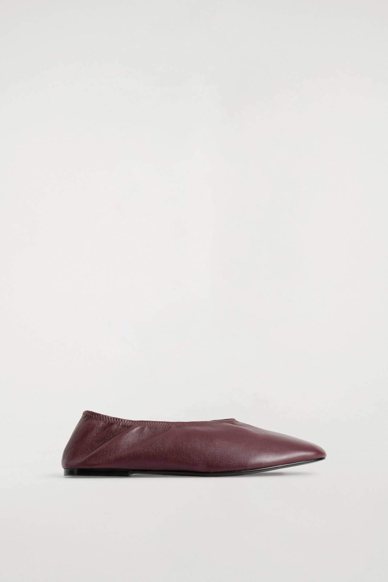 MINIMAL LEATHER BALLET FLATS — RED