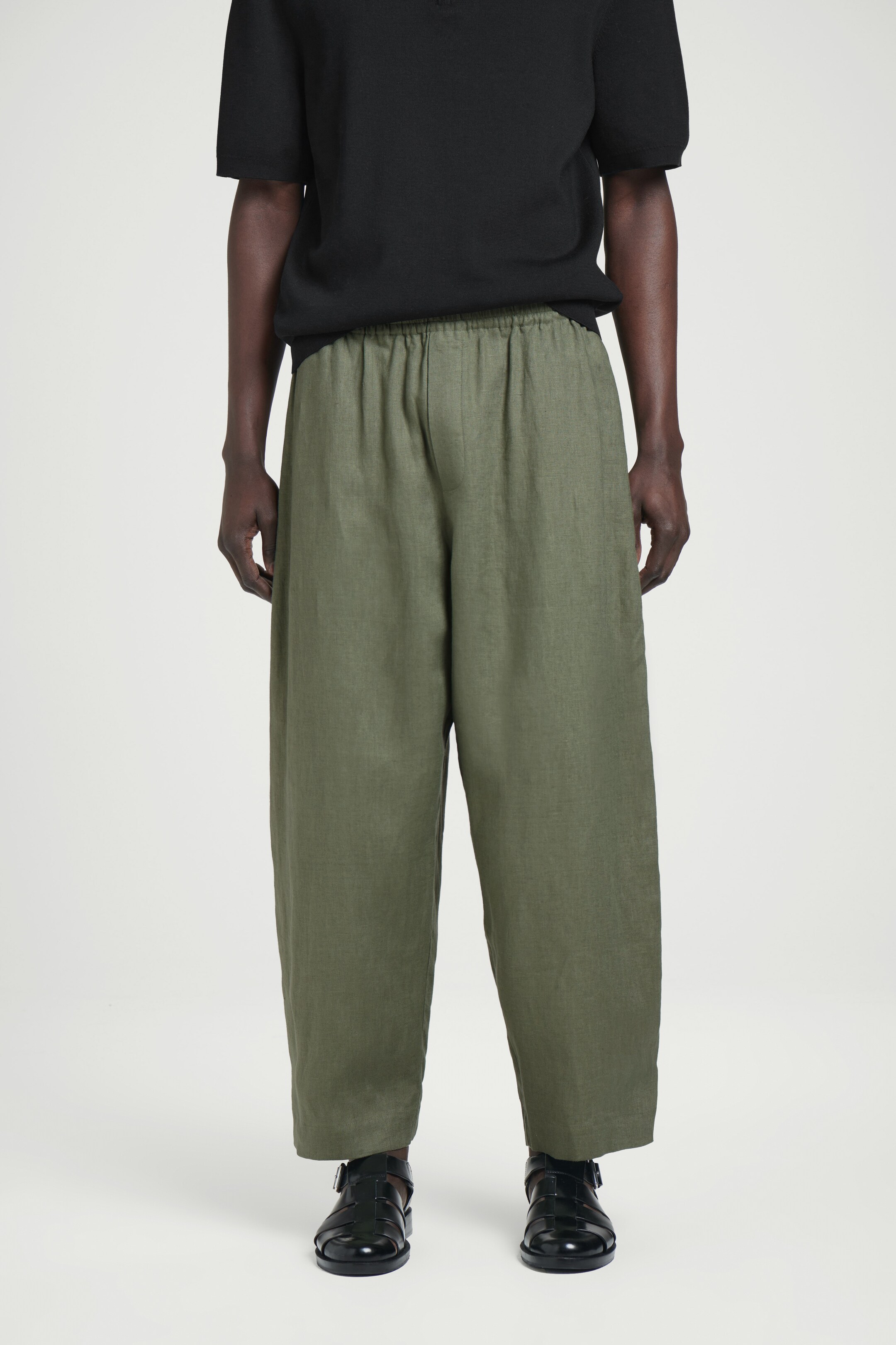 Grösseres Bild ansehen: LEINENHOSE MIT WEITEM BEIN UND ELASTISCHEM BUND - GRÜN - HERREN | H&M CH 2