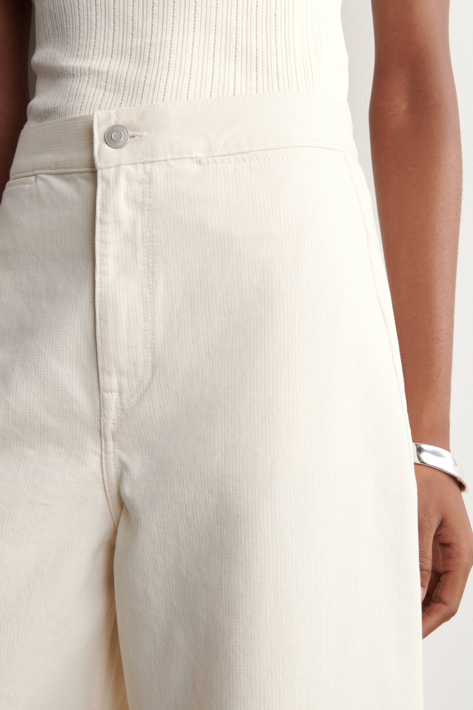 CROPPED WIDE-LEG DENIM TROUSERS - ECRU/BLACK/MARO - 6