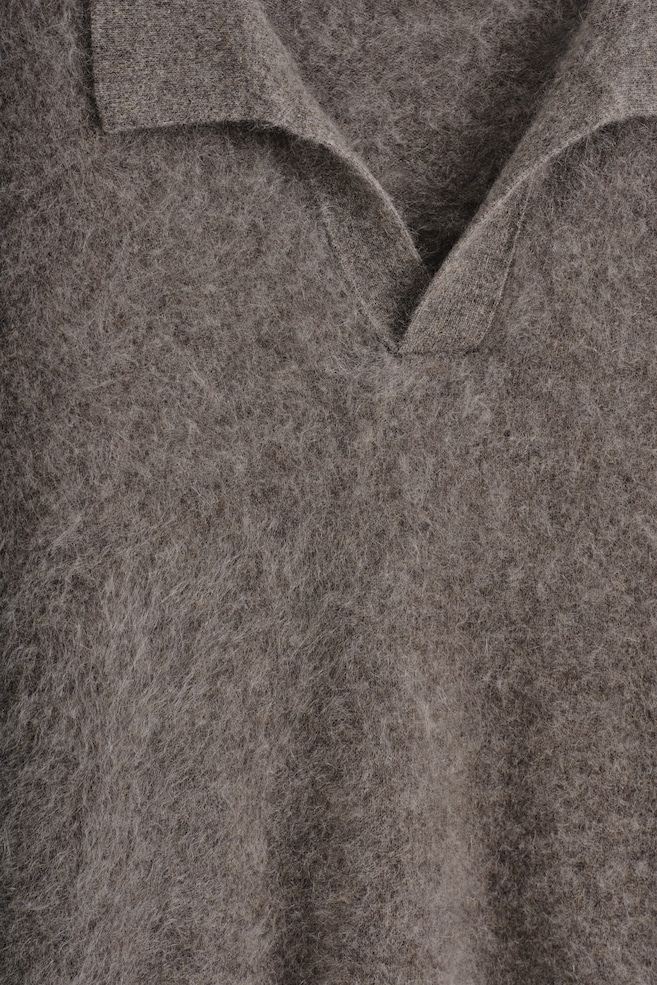 BRUSHED PURE CASHMERE POLO SWEATER — STONE