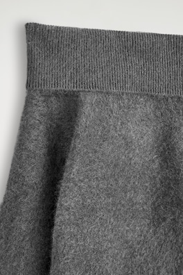 OFF-THE-SHOULDER MERINO WOOL JUMPER — GREY 1
