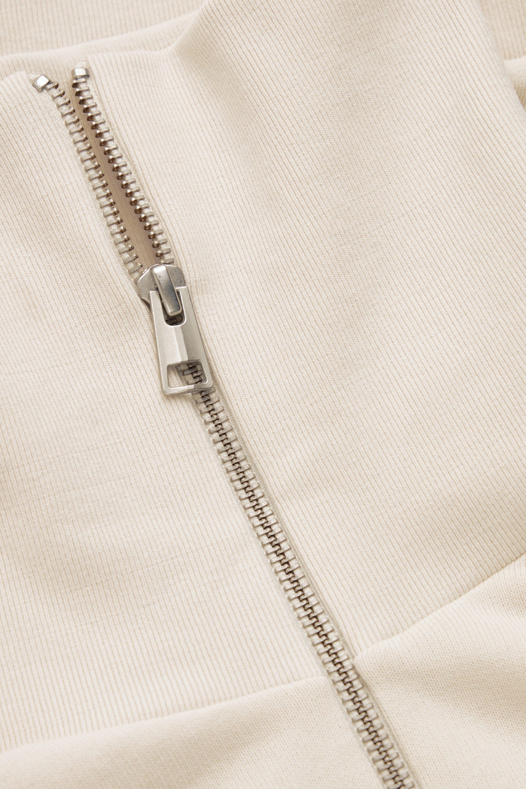 StillMedia/DescriptiveDetail