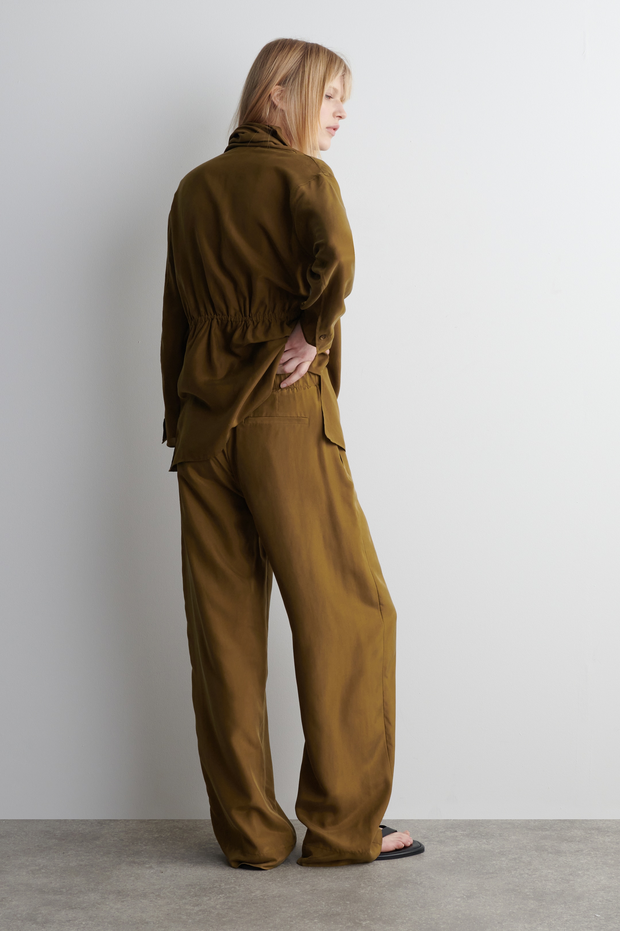 Se større billede: SILKEBUKSER – RELAXED - BRUN - DAME | H&M DK 3