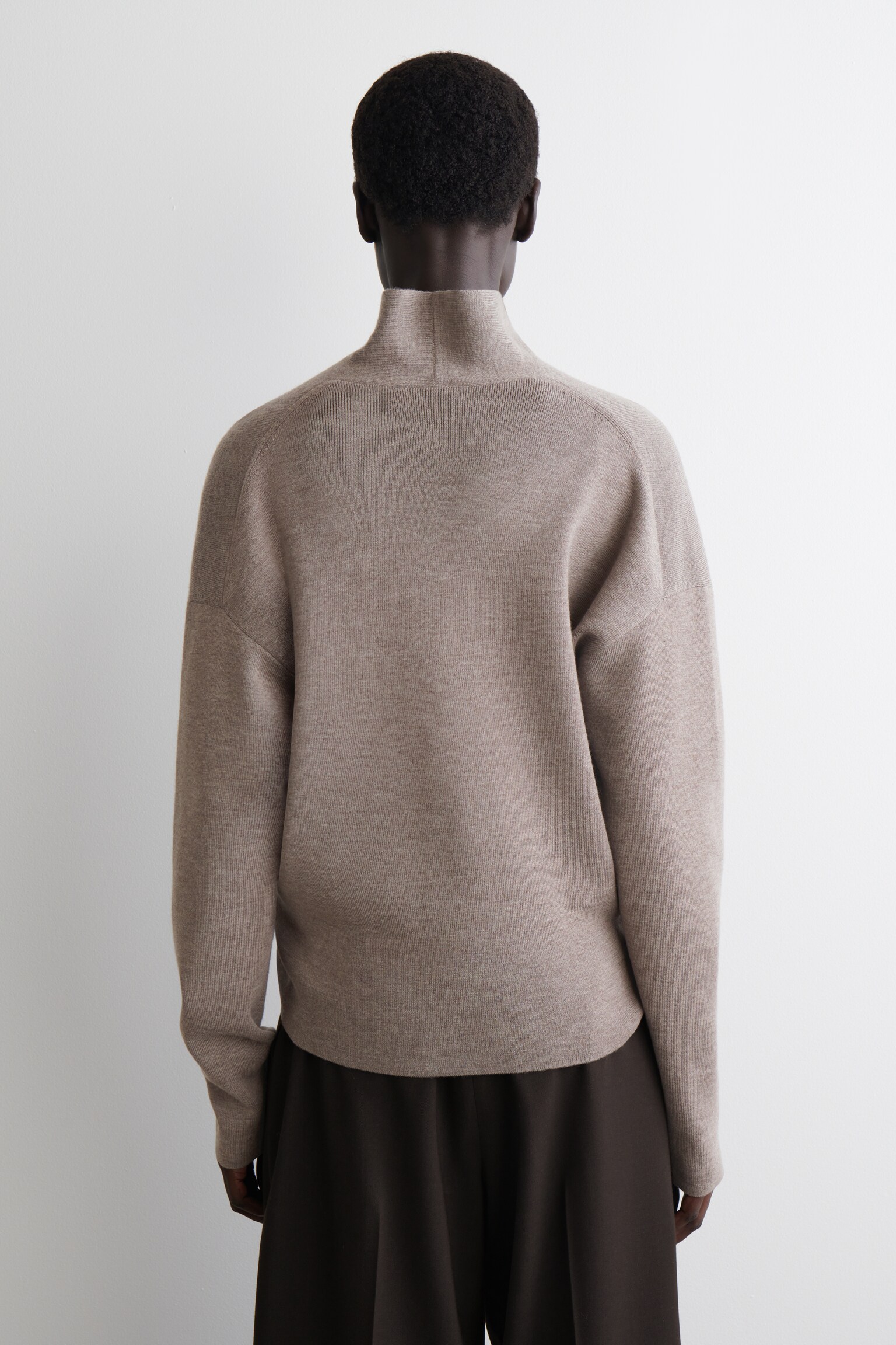 DRAPED MERINO WOOL V-NECK JUMPER - MOLE MÉLANGE/BEIGE MÉLANGE/BLACK - 7