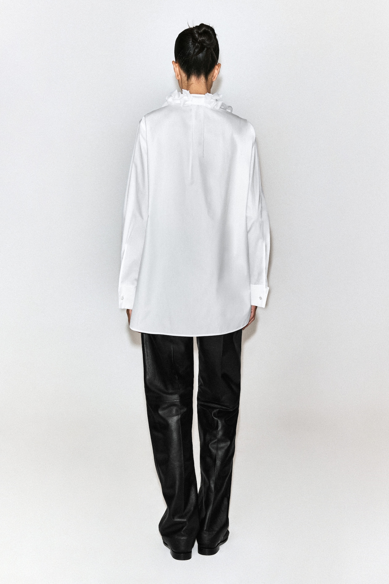 RUFFLED-COLLAR COTTON-SILK SHIRT — CHALK
