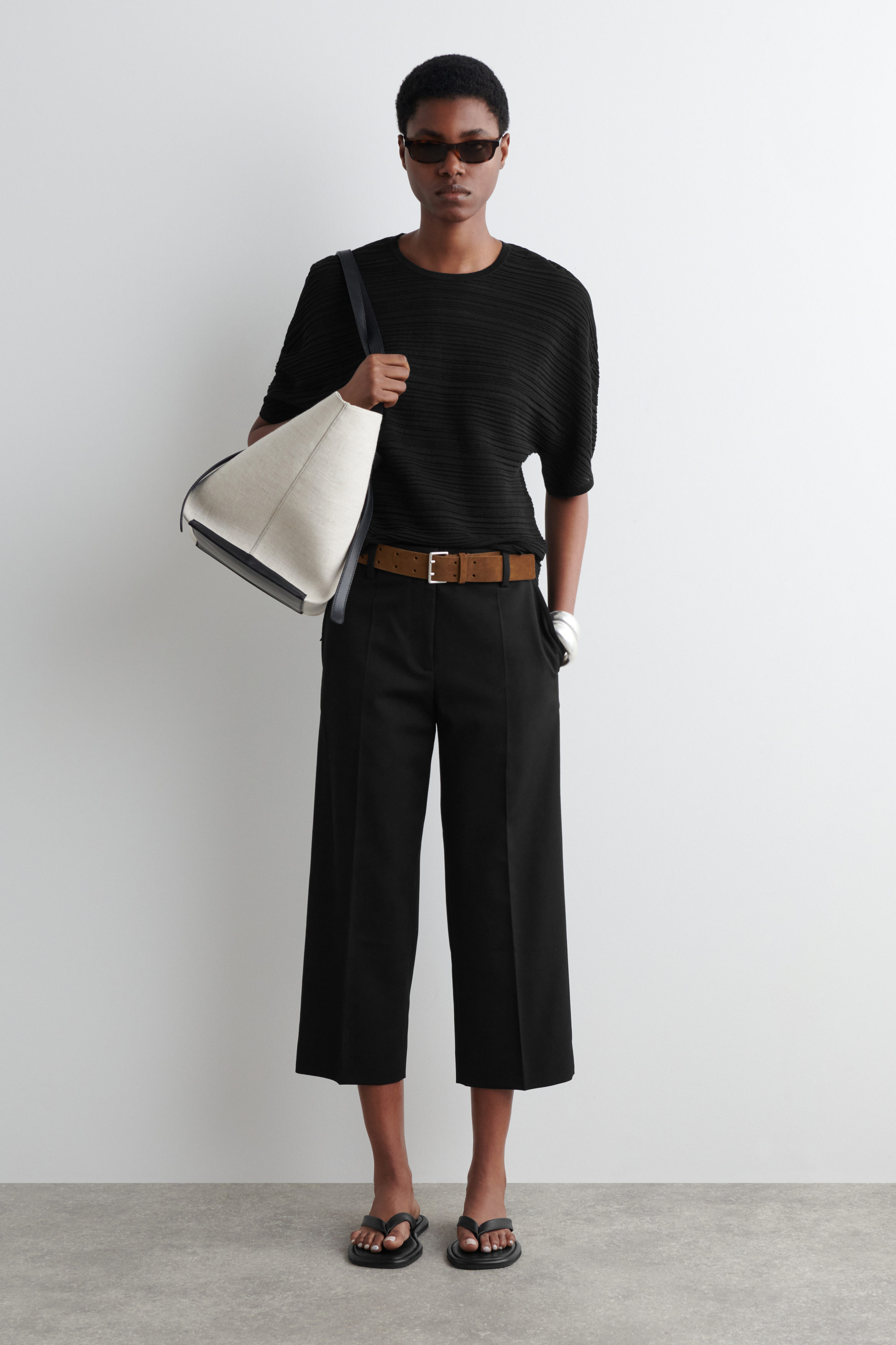 WOOL-BLEND CAPRI PANTS - BLACK | COS