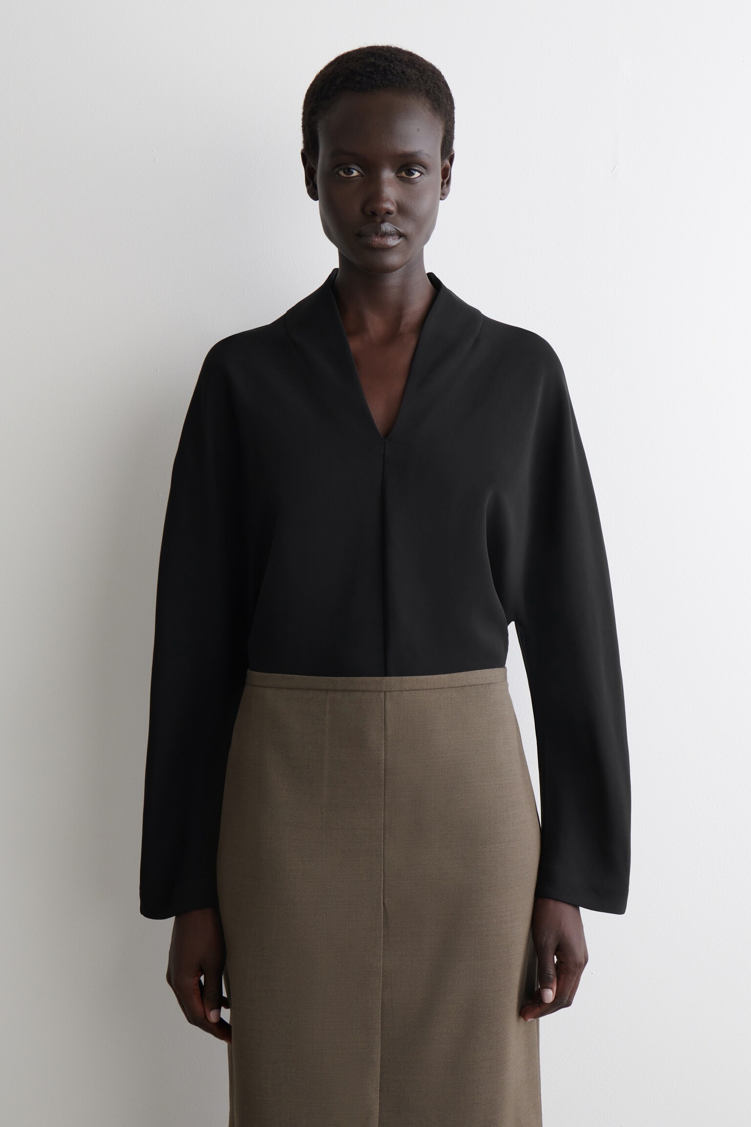 BLUSA CON COLLO DRAPPEGGIATO - NERO