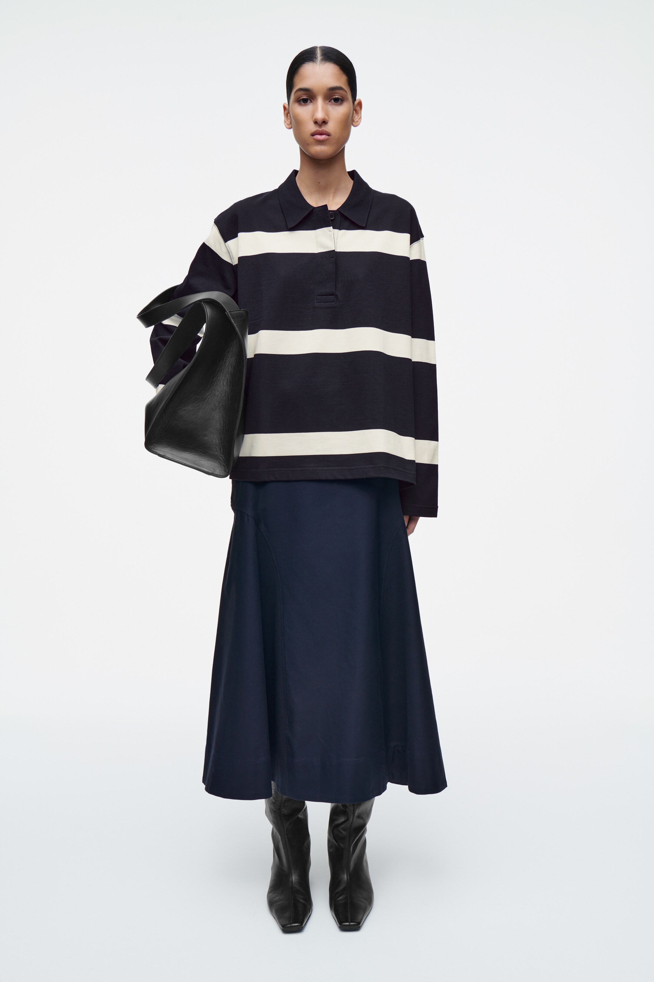 Vezi imaginea mai mare: CĂMAȘĂ POLO CU MÂNECI LUNGI ȘI DUNGI, LEJERĂ - BLEUMARIN / CU DUNGI - FEMEI | H&M RO 2