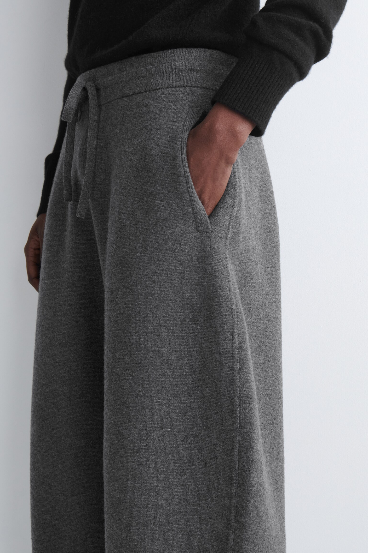 MERINO WOOL BARREL-LEG JOGGERS - GREY - 6