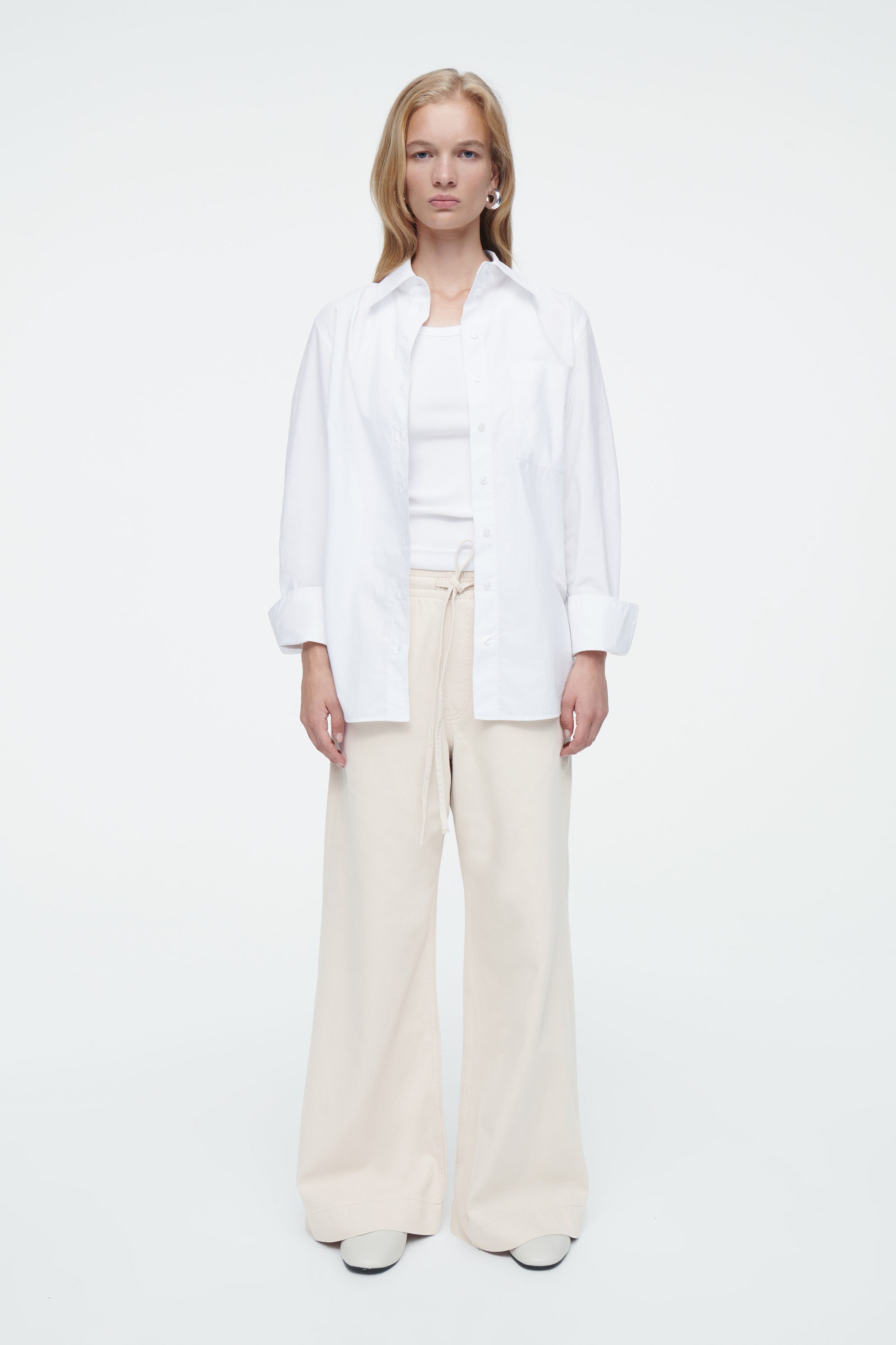 WIDE-LEG FLUID DENIM PANTS
