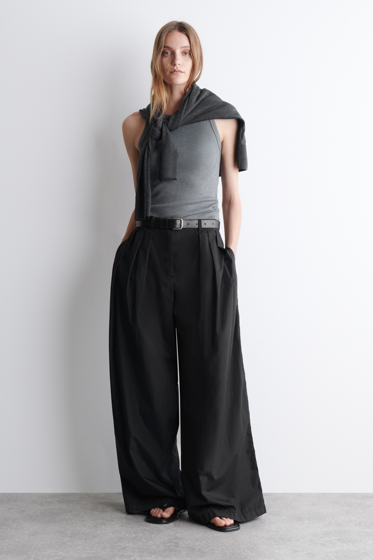 PANTALON LARGE À PLIS EN COTON - NOIR