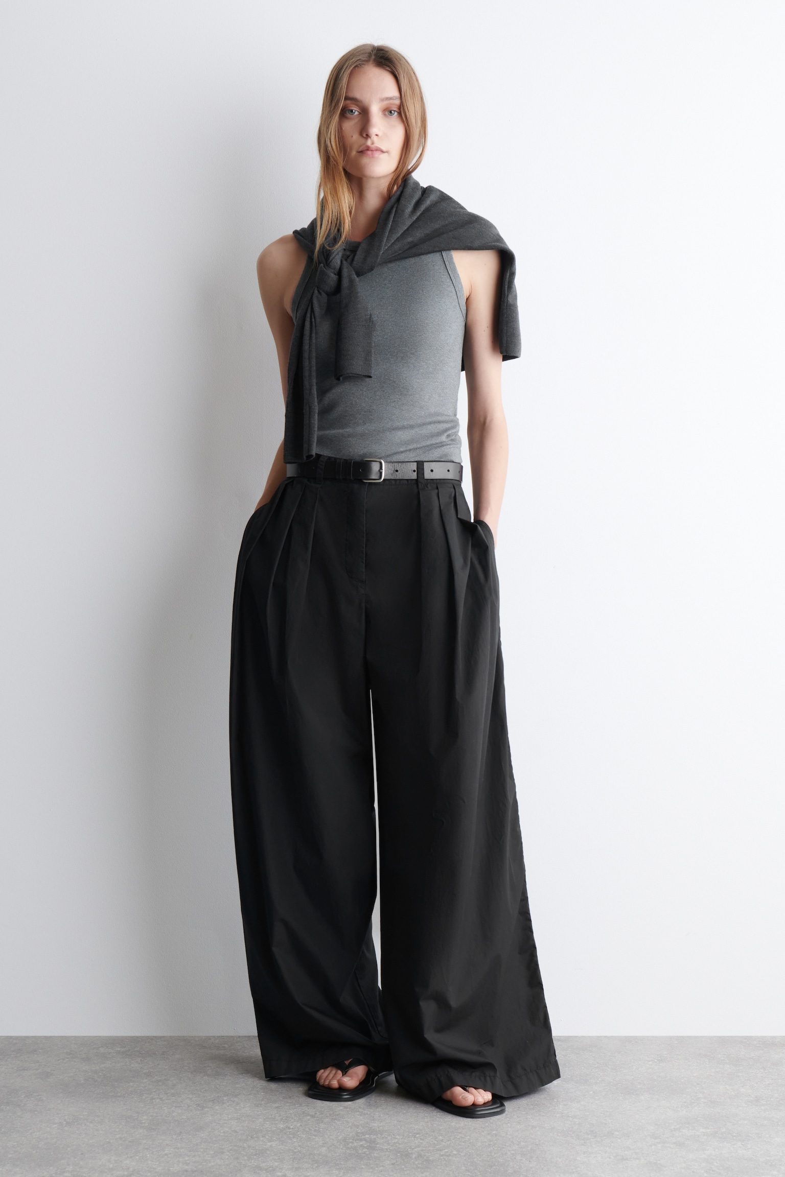 PANTALONI A GAMBA LARGA IN COTONE CON PLISSÉ - NERO